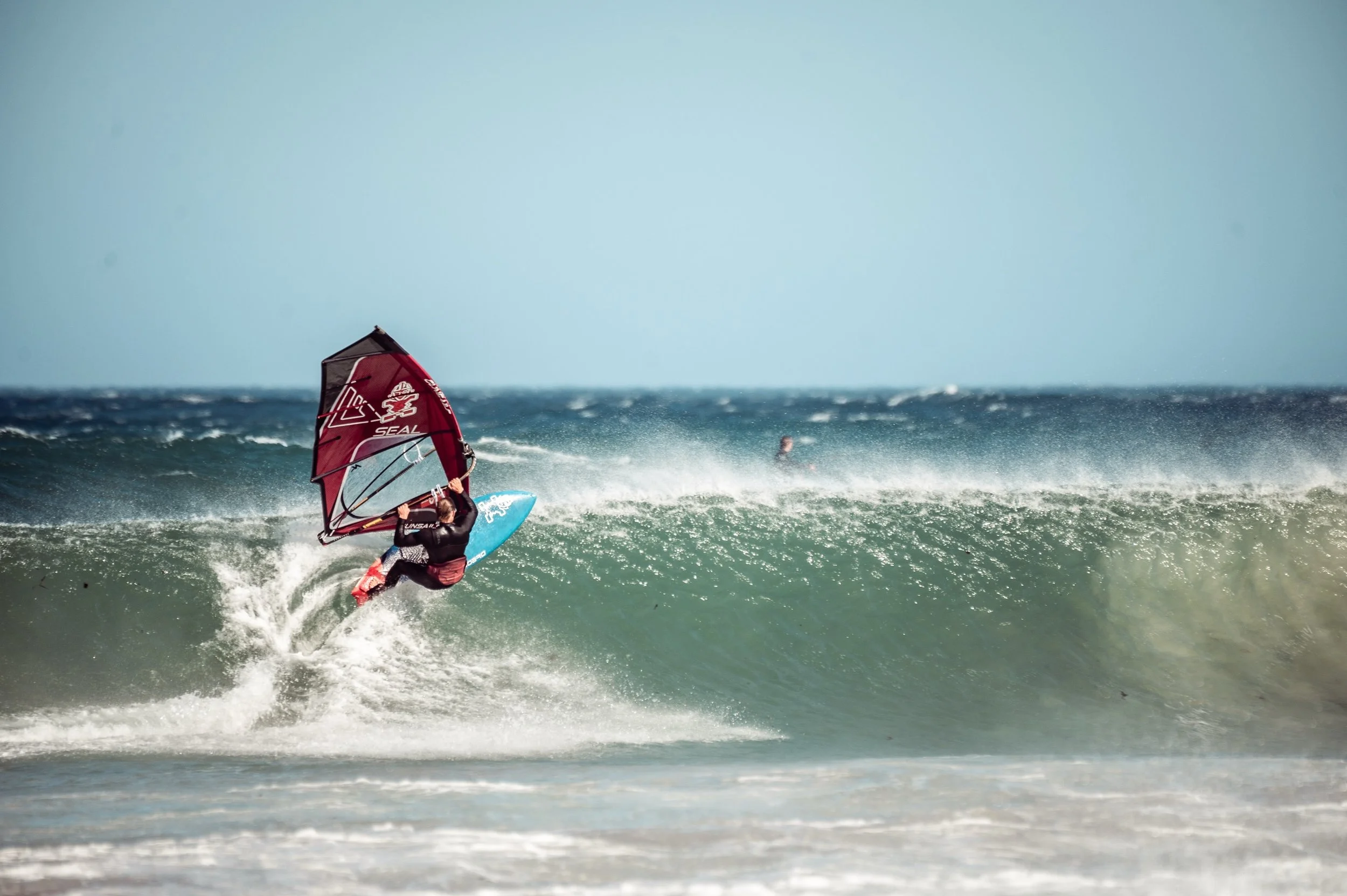Sequenz 💨🏄&zwj;♂️🪁

🇬🇧 Already 2 years ago&hellip; but this epic day in South Africa is still burned into my memory. 🌍

.

🇩🇪 schon wieder 2 Jahre her aber immer noch fest in der Erinnerung dieser epische Tag in S&uuml;dafrika.