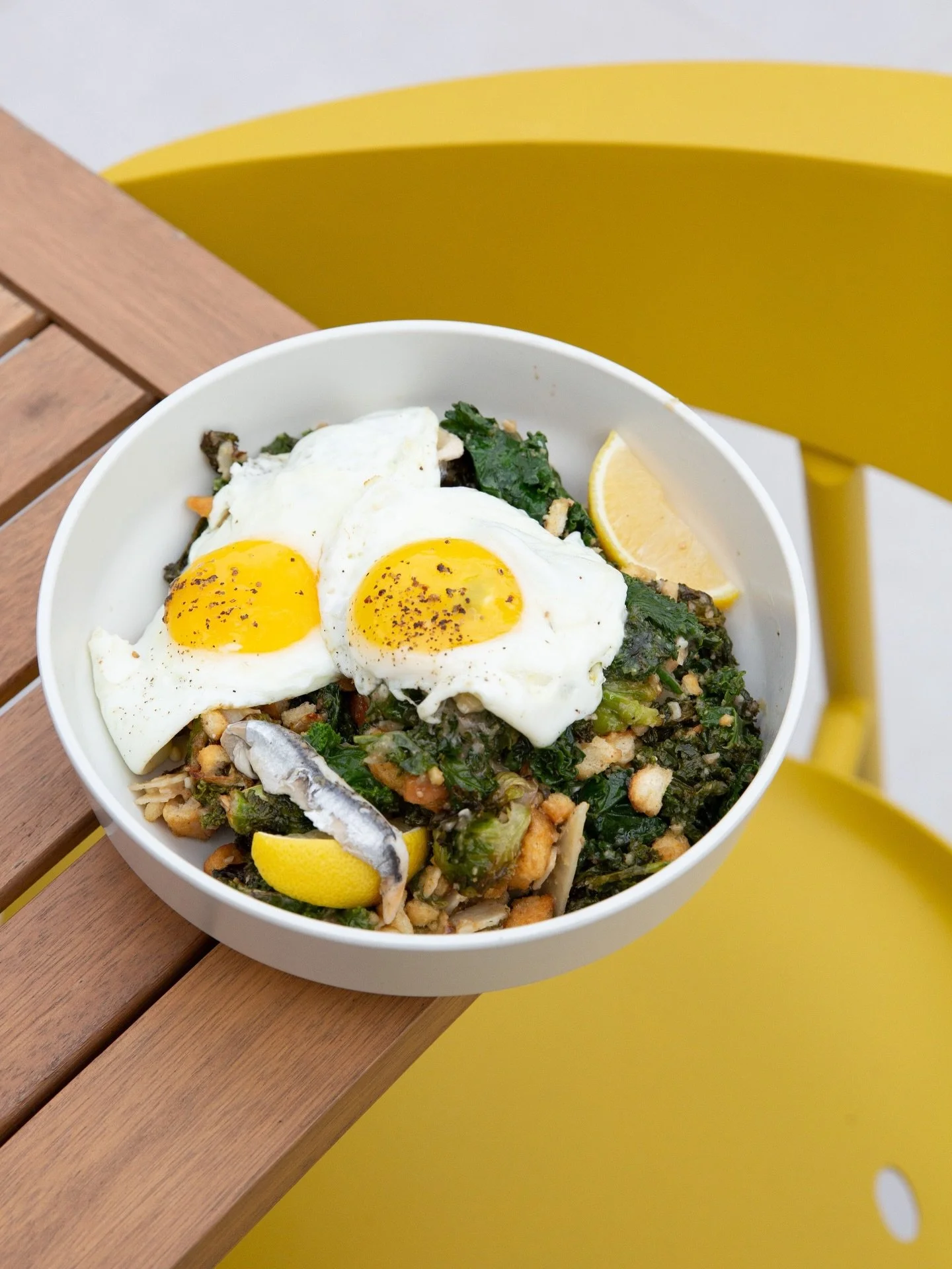 Egg-cellent mornings start here 🍳☀️ Sunshine, good eggs, and bottomless pours featuring Chandon Brut &amp; Chandon Spritz. 🥂🍾