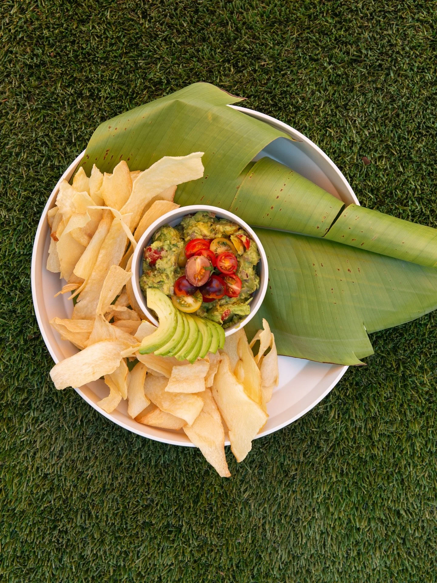 You and a bowl of guac on Freret! ☀️🥑
