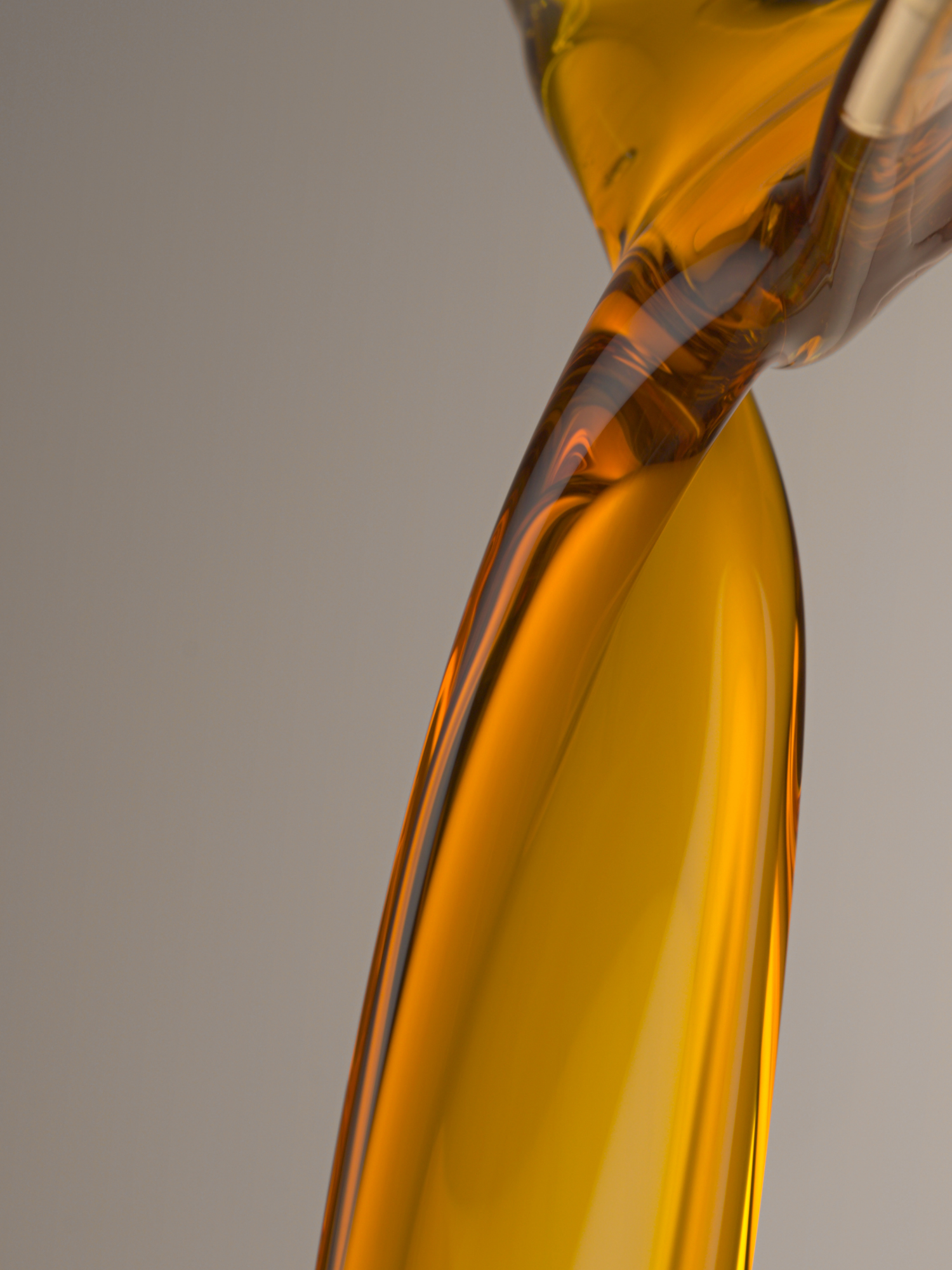 Resin vs. Rosin: A Scientific Look at What Actually Ends Up in Your Extract