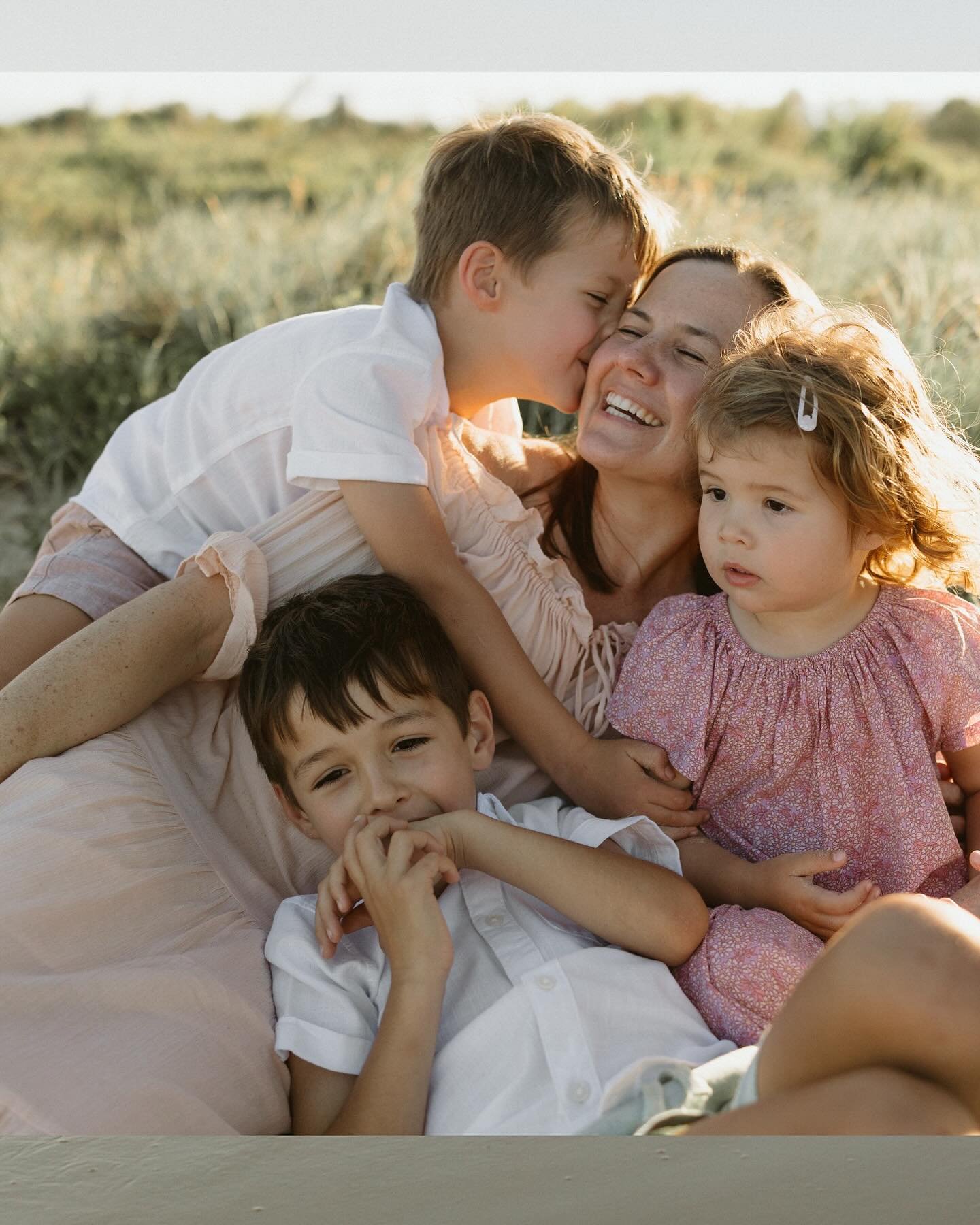 Postcards from the seashore 🐚
If you show up ready to surrender to play, laughter, adventure and following your little ones lead, this is the result 🫶 

Joy filled frames of you and your littles. A time capture of the joy and the madness that comes