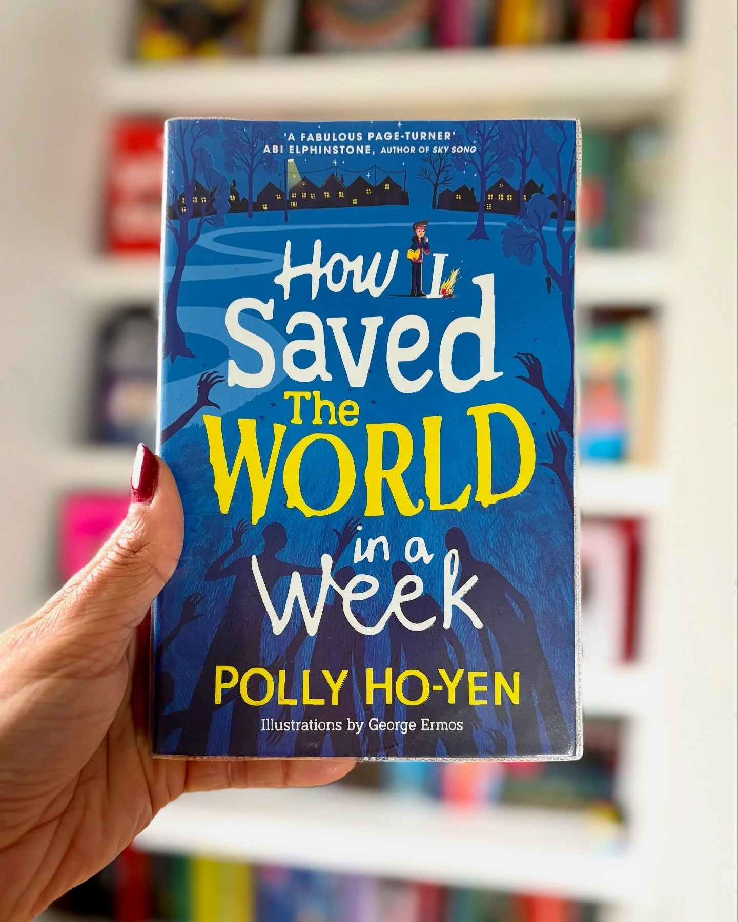 A thoughtful dystopian adventure about tricky family dynamics and how to survive the end of the world👇🏽

📚How I Saved the World in a Week by Polly Ho-Yen @iambookhorse 

Billy&rsquo;s mum is a stickler for teaching him survival
techniques as she i