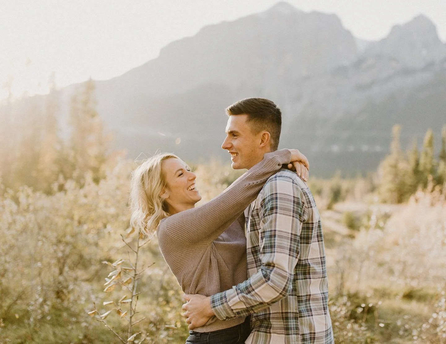 The cutest meeting story ever!✨
Andrea and her friend were on a road trip when Mark and his friend pulled up beside them while driving, they exchanged smiles and laughs through the window and after a bit, Mark&rsquo;s friend posted Mark&rsquo;s phone