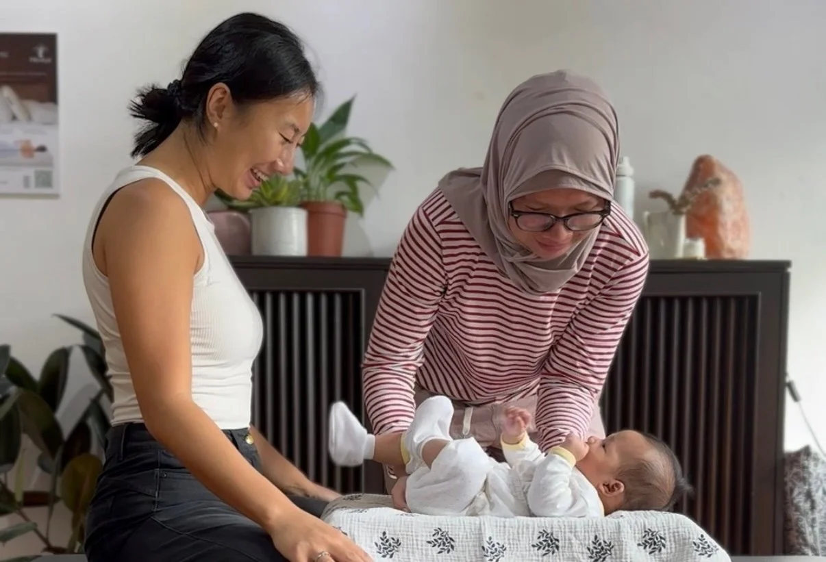 How Alignment Influences the Way Parents Hold, Carry and Play with Their Children