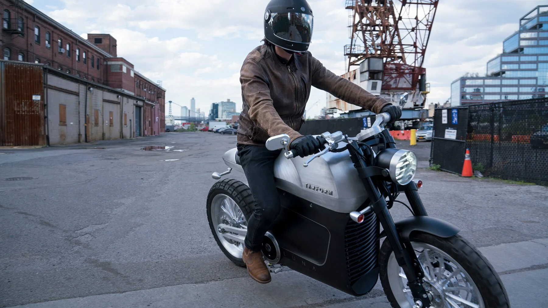 NEW YORK TIMES: MOTORCYCLE OF TOMORROW LOADED WITH PINEAPPLE, FLAX AND ALGAE