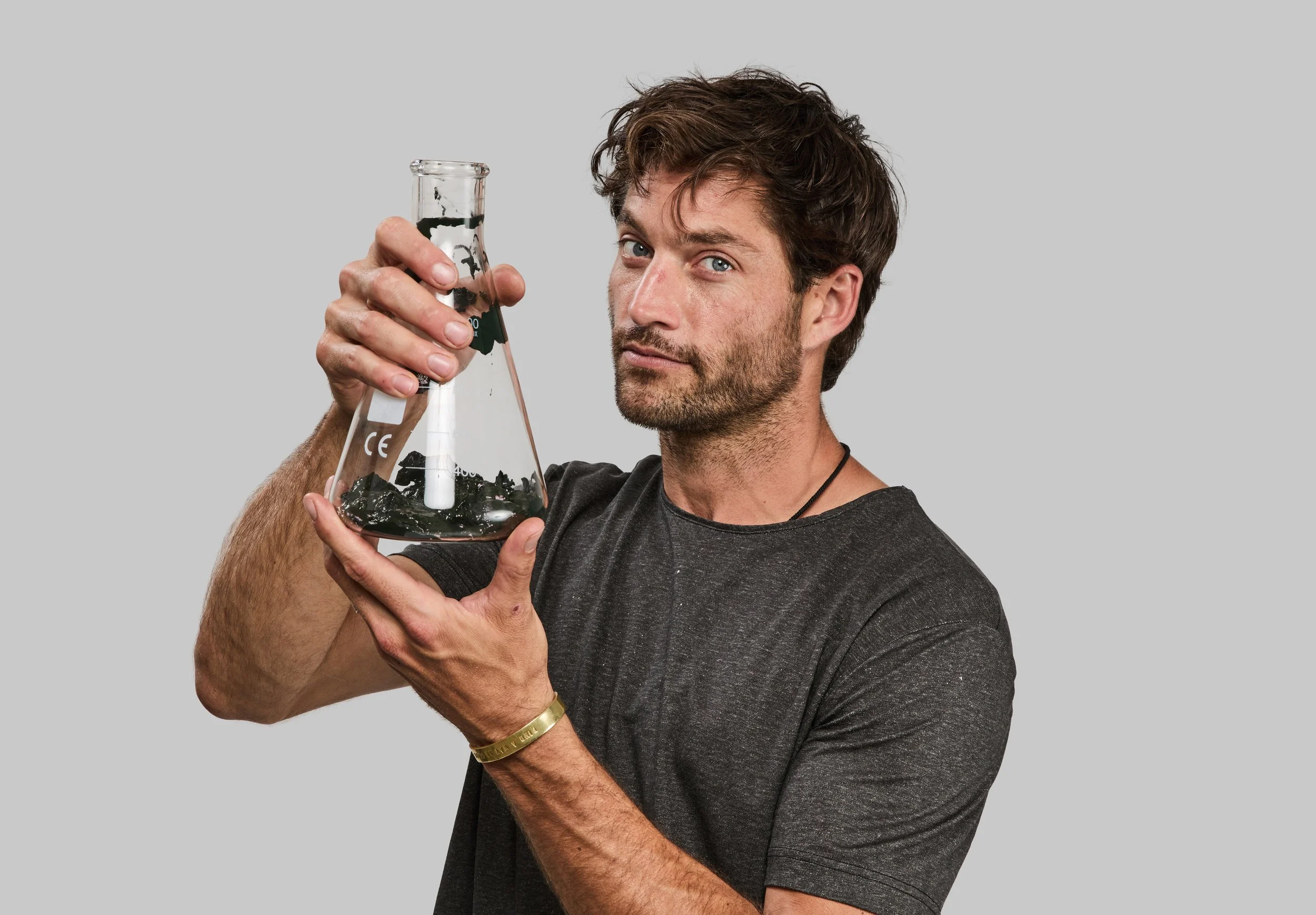 VOLLEBAK LAUNCHES SALE OF BLACK ALGAE INK T-SHIRT ON WEBSITE