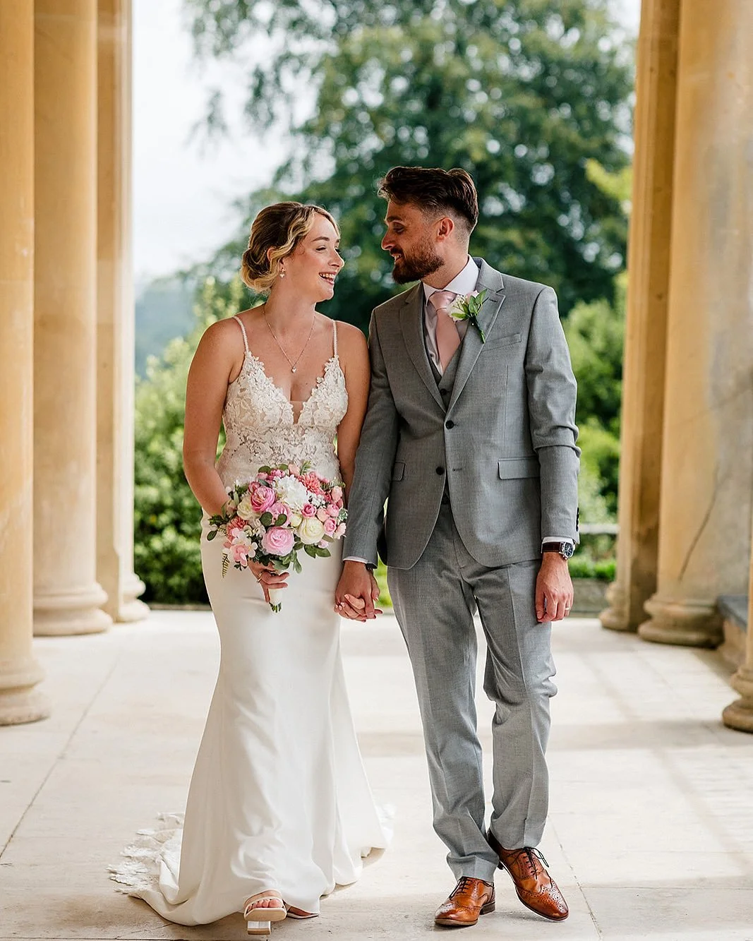 Keri and Harry&rsquo;s wedding at Buxted Park was absolutely gorgeous! The day was filled with so much love and joy. Such a fab couple! 
It may have rained pretty much all day but that didn&rsquo;t dampen the mood or the photos!! Beautiful! 
.
Photog