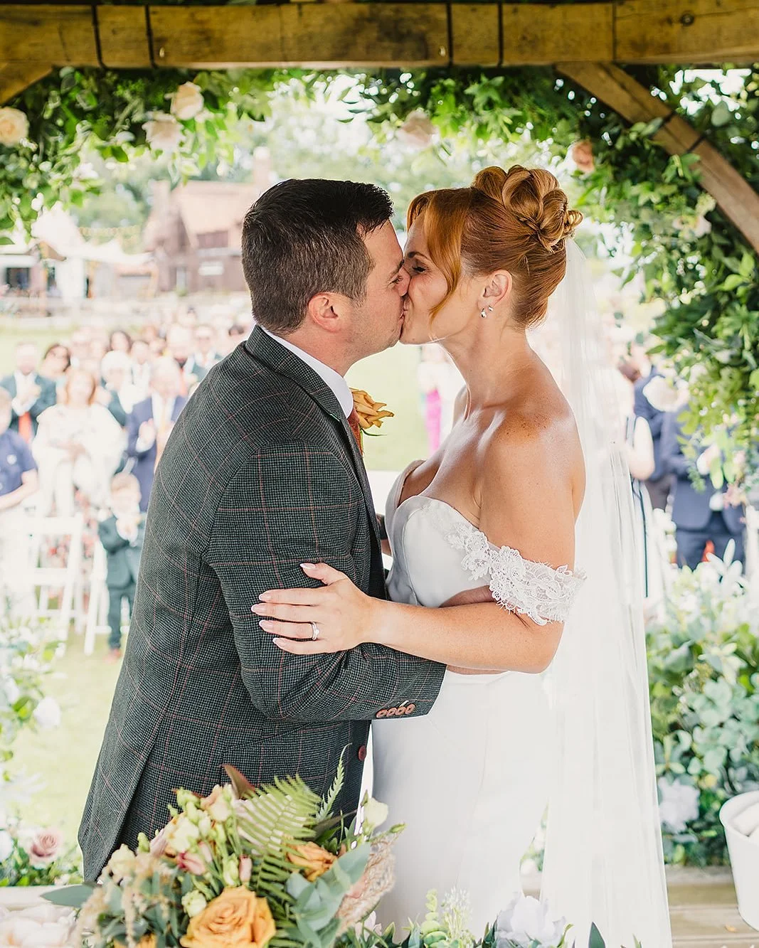 YOGHURT ROOMS WEDDING 

Ellen and Harry&rsquo;s super laid back @theyoghurtrooms wedding

A gorgeous bride and groom, their 3 beautiful children, awesome bride and groom squads and lots of wonderful family and friends made Ellen and Harry&rsquo;s day