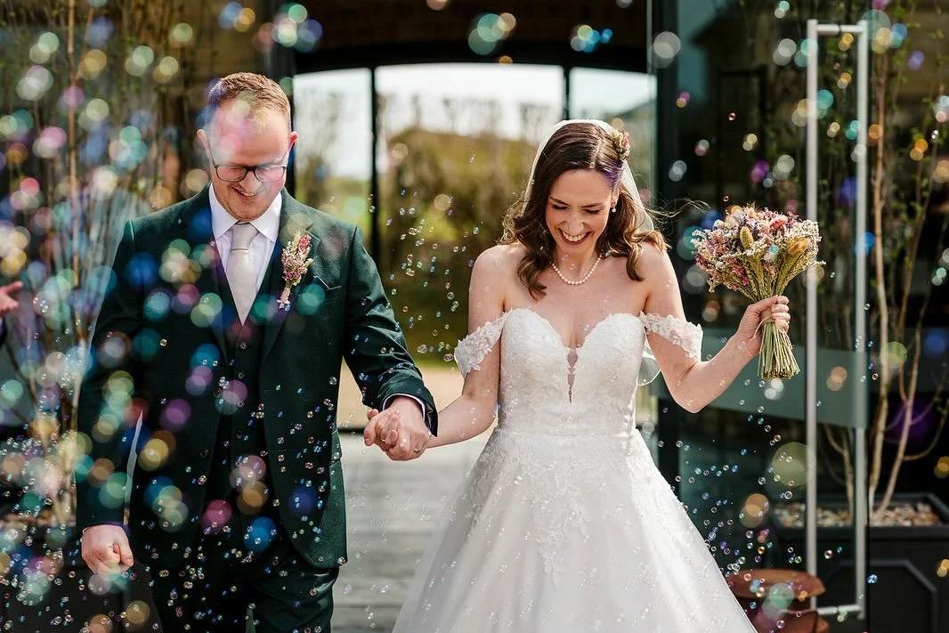 Lucy &amp; Ben | Hendall Manor Barn 🌿

Some weddings just get it right, such a beautiful tear-filled celebration from start to finish. 

Hendall Manor Barn in the spring is so idyllic, taking the time to enjoy a walk around the venue in early spring