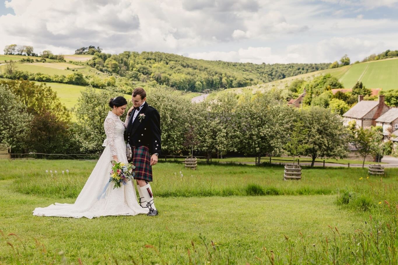 Charmaine and Chris&rsquo;s wedding day at Upwaltham Barns was a total dream to capture. 
They had it all. A traditional Chinese tea ceremony wearing traditional Chinese attire, followed by a quick outfit change to beautiful, elegant white gown and K