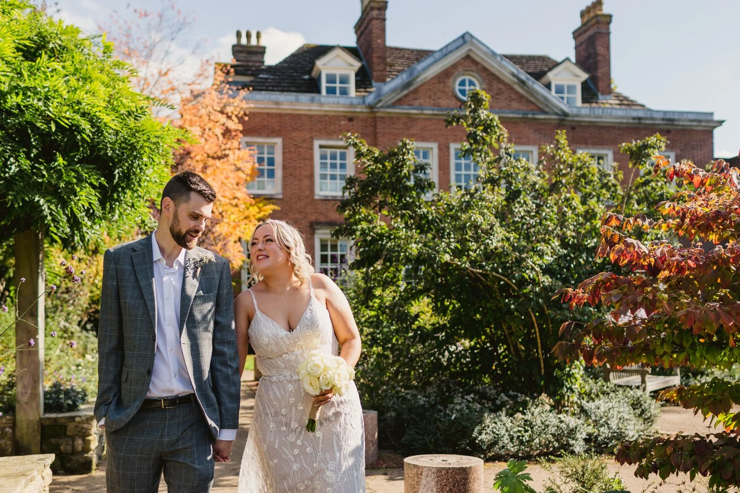 intimate midweek photography packages