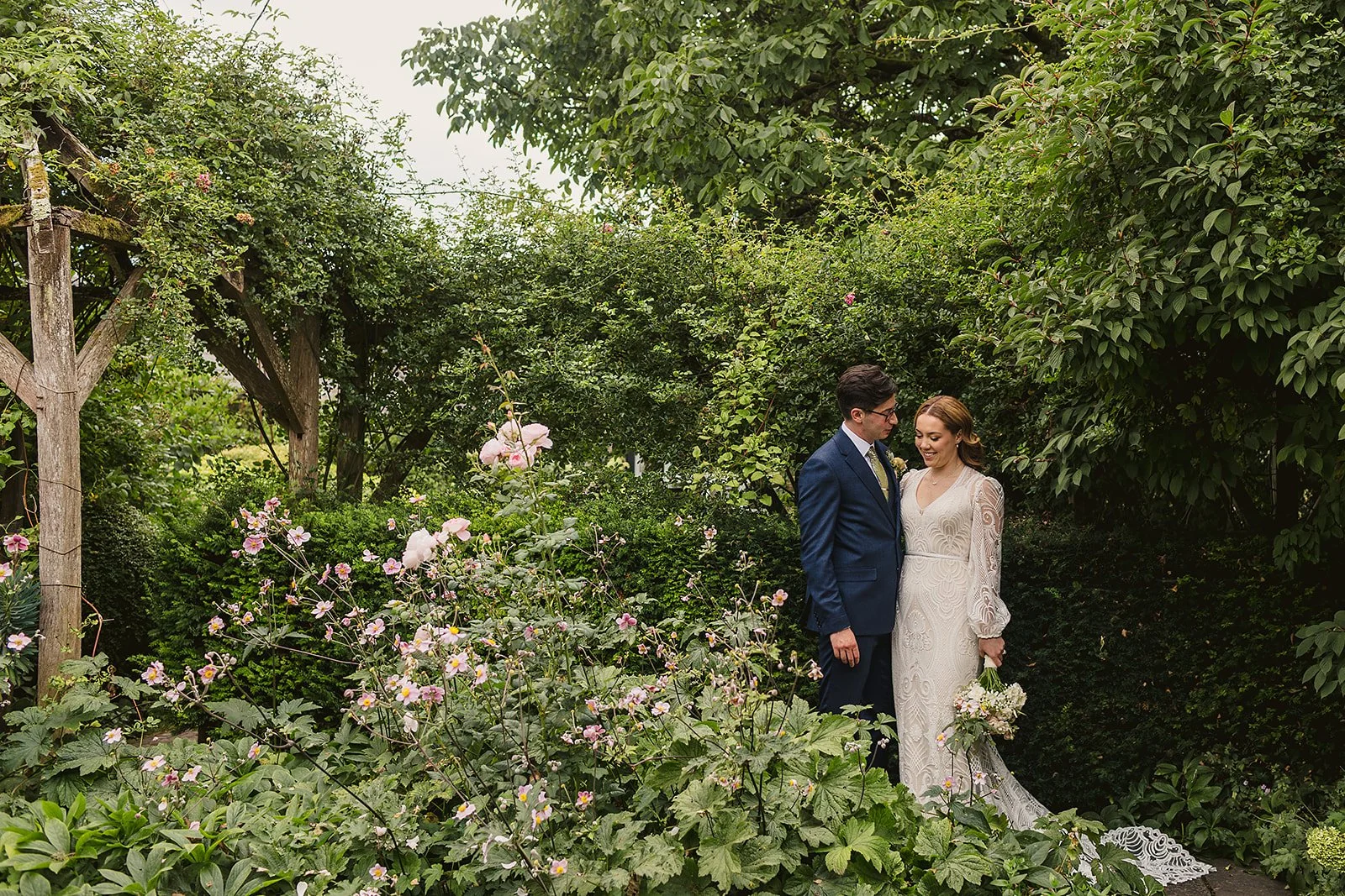 upwaltham barns bride and groom portrait ideas