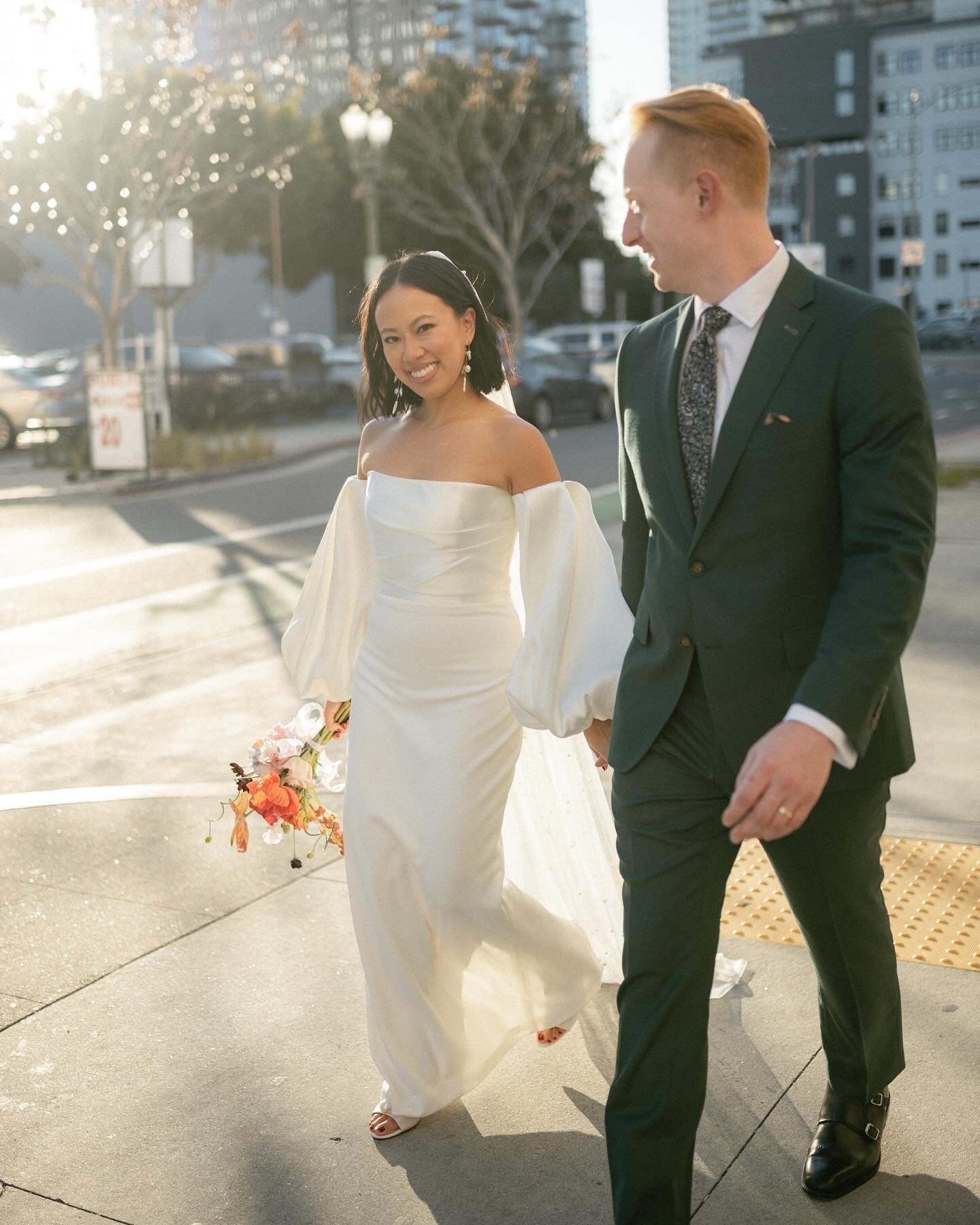 Walking into a jam packed wedding weekend! ✨🤍 
&bull;
Photographer: @sarahzimmermanphoto 
Florist: @hanamate.us 
Coordinator: @herestothemevents 
Assistants: @sunnyscanon @nicolehuddlestonn 
Bartender / Catering: @fusioneventsla 
DJ: @dancingdjprodu