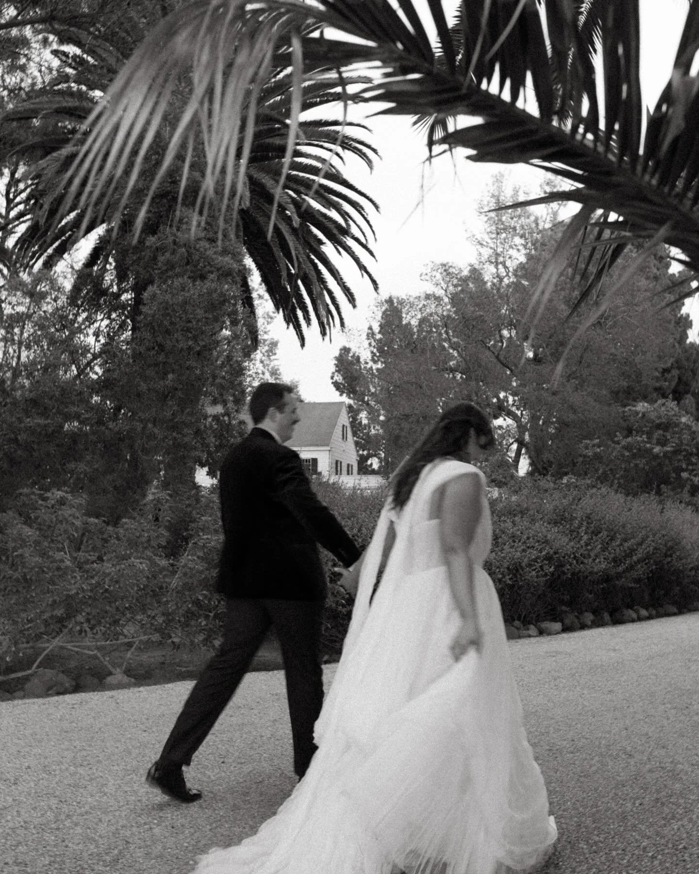 So excited to have my team back @mccormick.homeranch this month! Thus, here&rsquo;s a look back at this beautiful wedding we coordinated in May! 🤍✨ 
&bull;
Venue: @mccormick.homeranch 
Photographer: @karishootsfilm 
Coordinator: @herestothemevents 
