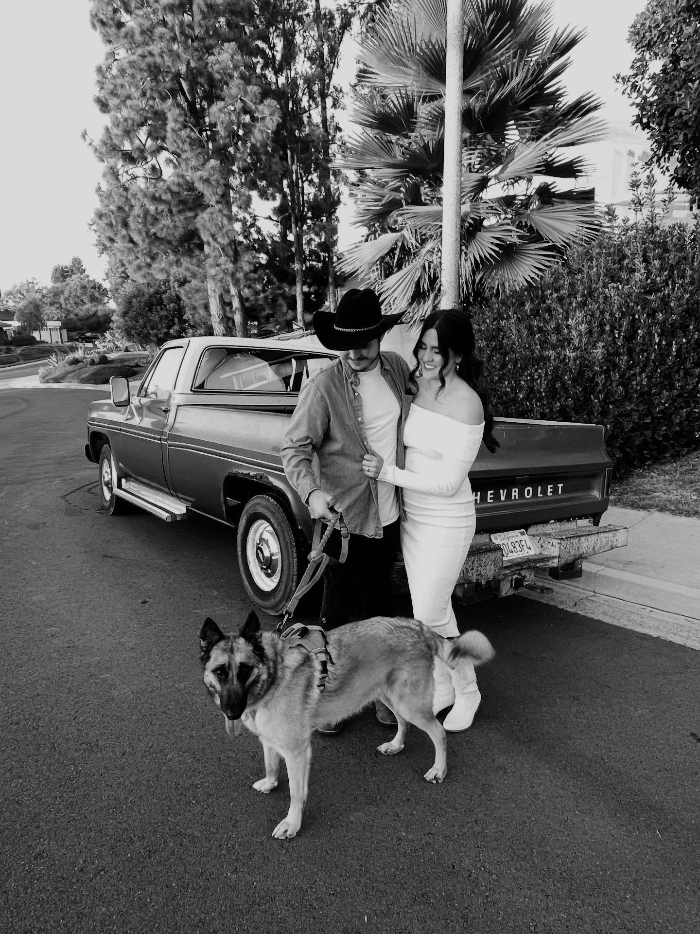 These two are tying the knot tomorrow!🤍 
&bull;
#engagementphoto #tyingtheknot #almostmarried #brideandgroom #orangecounty