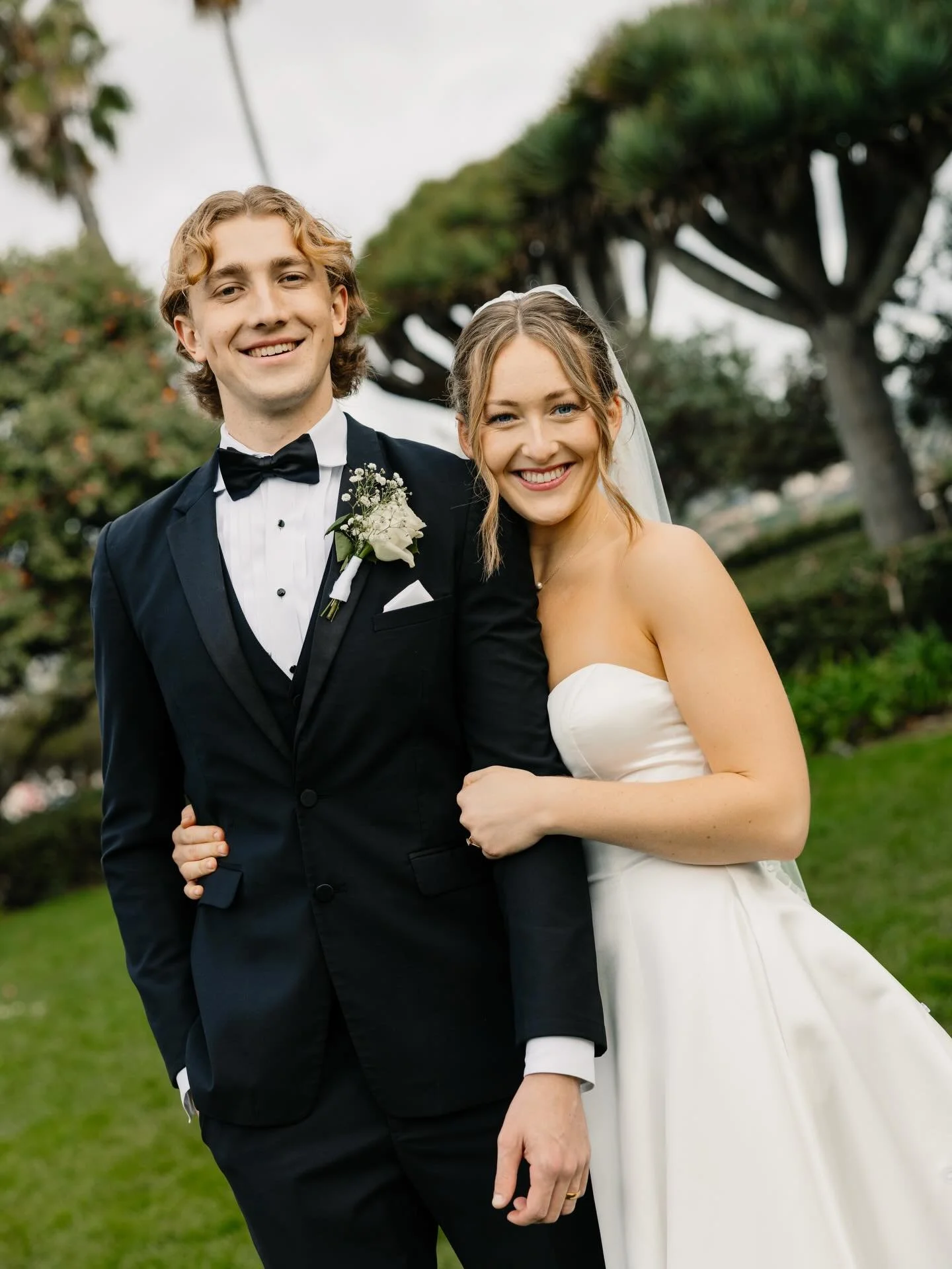 Earlier this month my Team had the chance to coordinate at La Jolla Cove Bridge Club. Congrats to Mr and Mrs. Correll on tying the knot! 🤍✨ (01.04.2026) 
&bull;
Photographer / Videographer: @livingcrossphotofilm 
Coordinator: @herestothemevents 
Ass