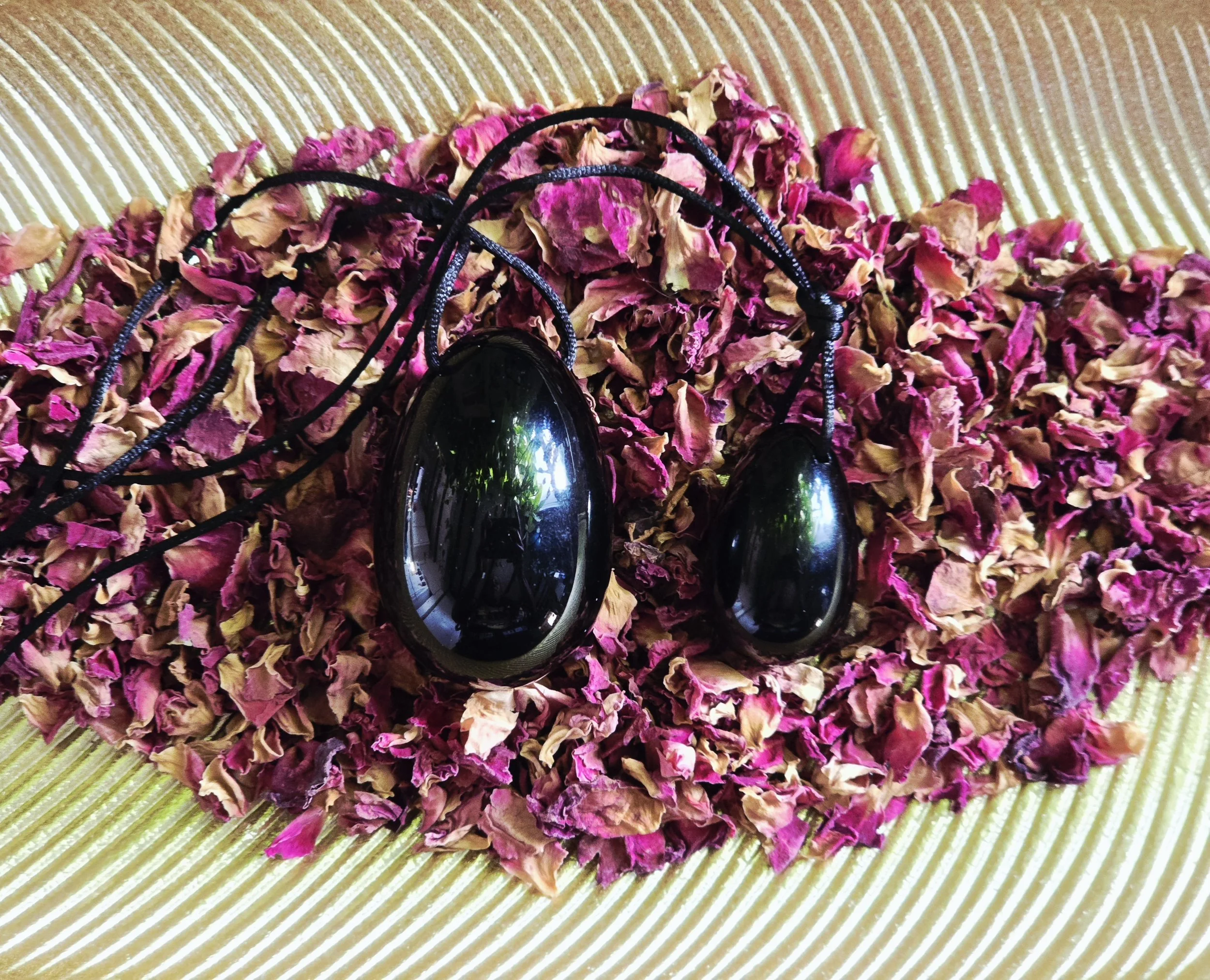 Obsidian Yoni Egg – Small/Medium/Large | Emotional Release • Energetic Protection • Womb Clearing
