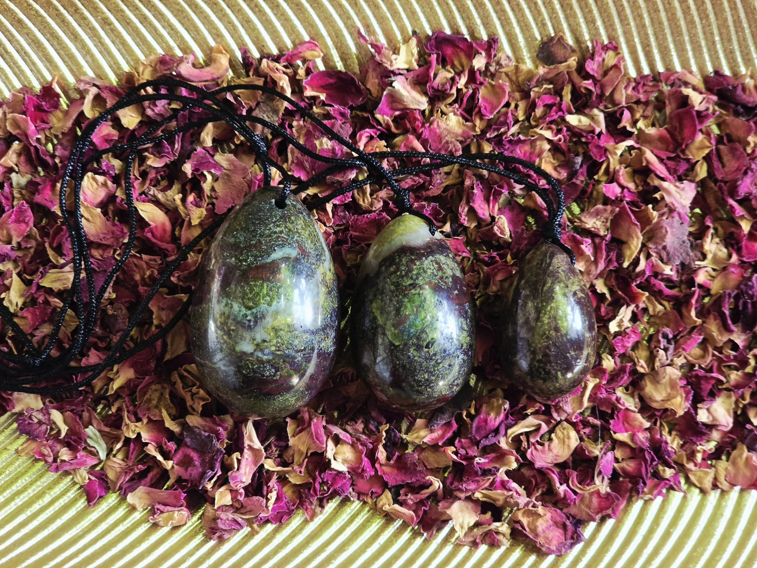 Dragons Blood Yoni Egg – Small/Medium/Large | Womb Healing • Strength • Root Chakra Activation