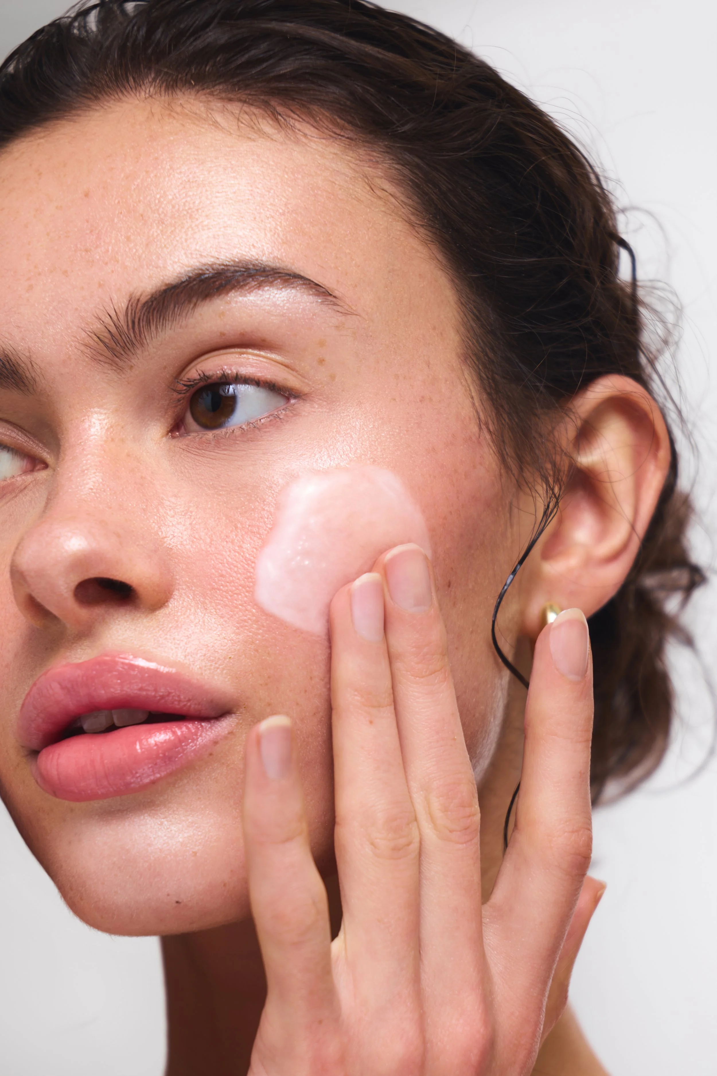 ICONIC MATCHA CLEANSING BALM PDP MODEL 7.jpg