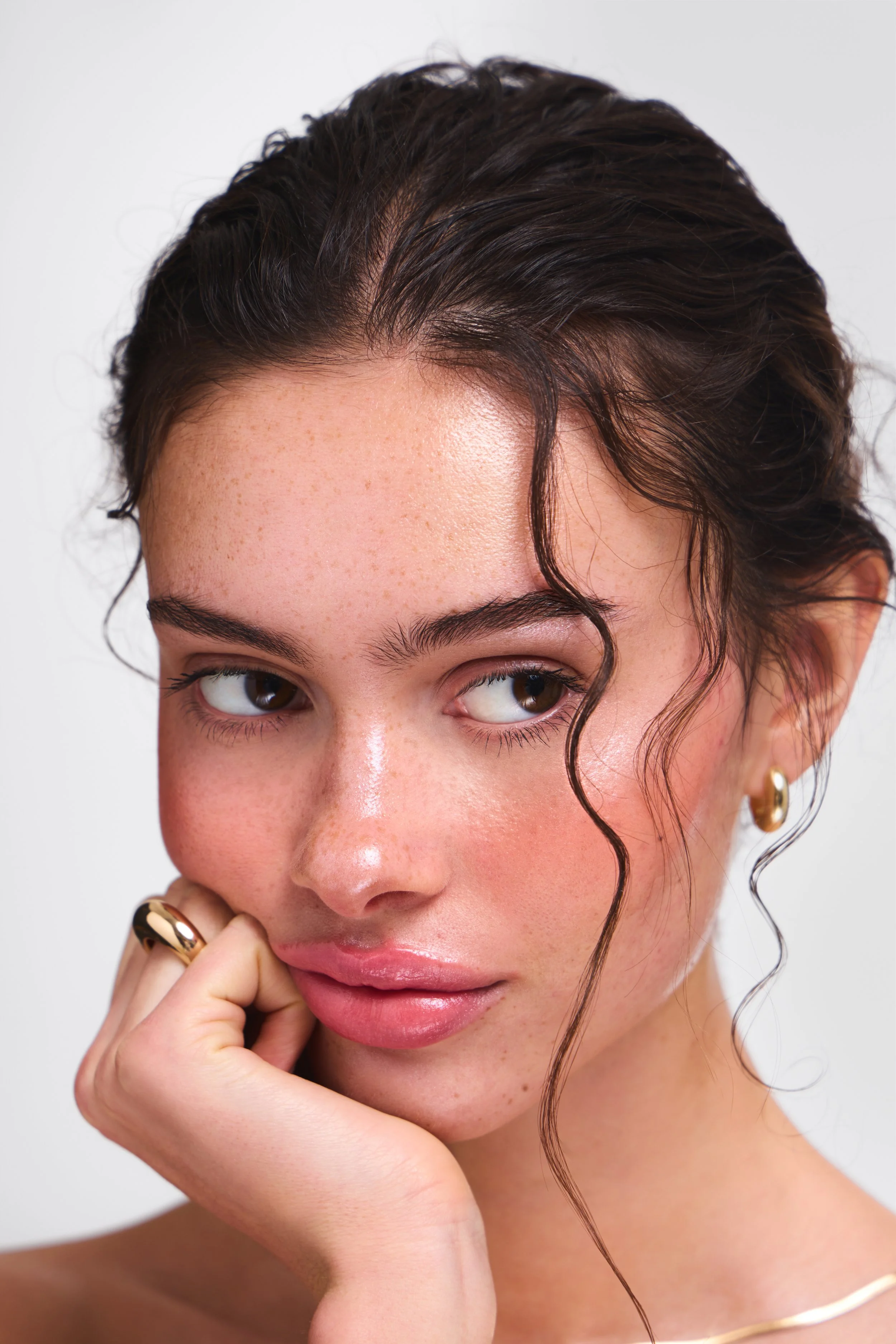 ICONIC MATCHA CLEANSING BALM PDP MODEL 1.jpg