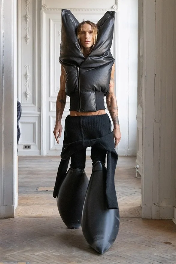 rick-owens-fall-winter-2024-menswear-paris-fashion-week-runway-21.jpeg