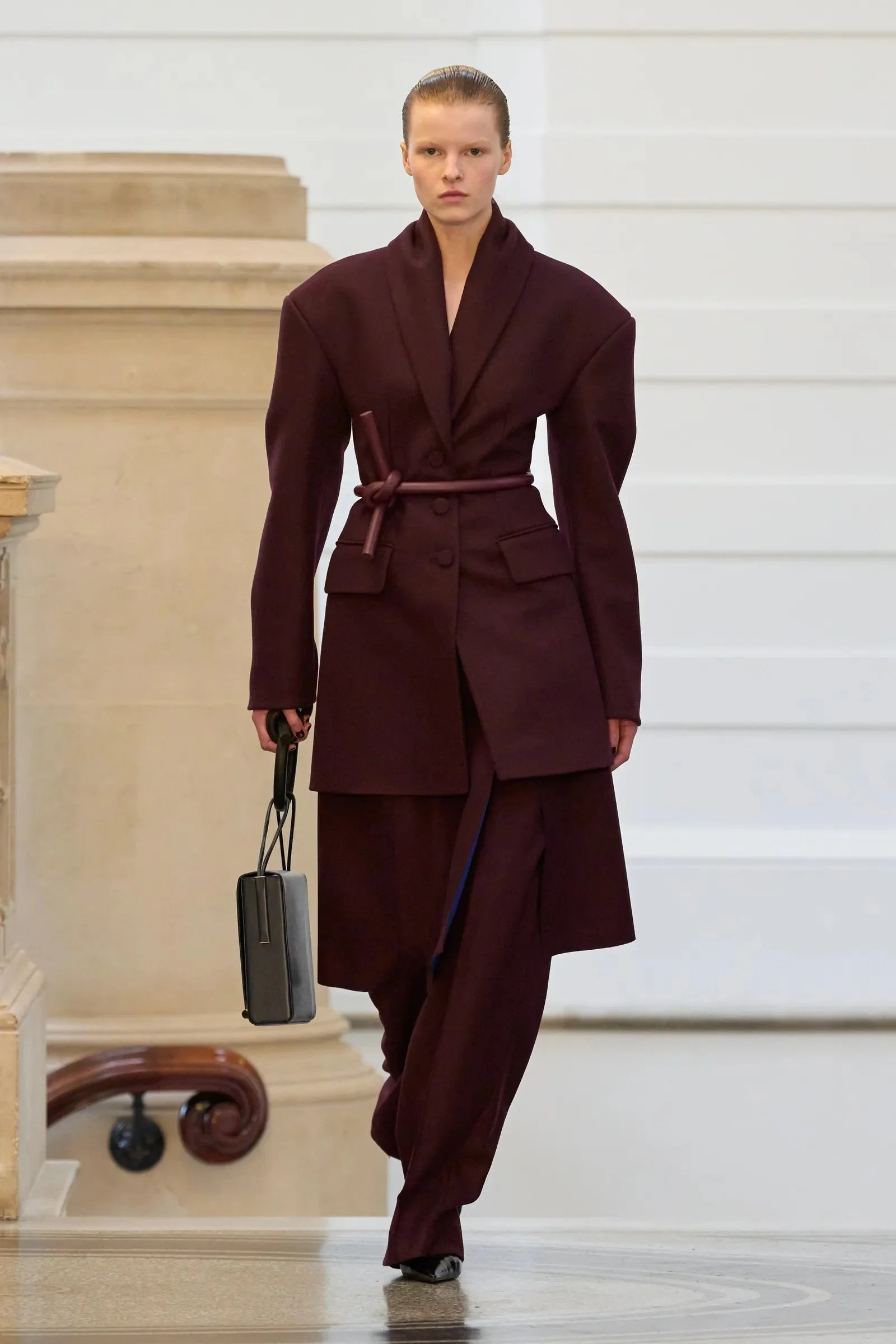 00001-roksanda-fall-2024-ready-to-wear-credit-gorunway.JPG