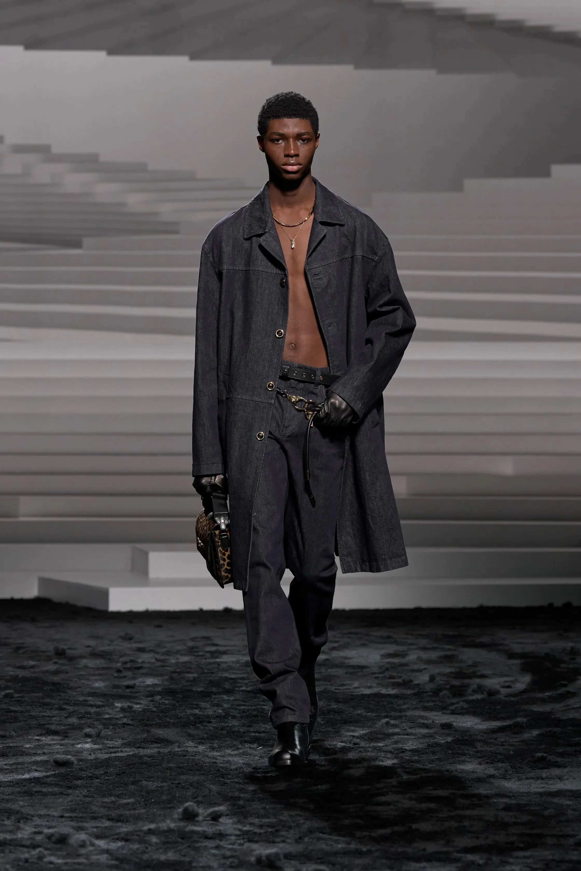 00030-versace-fall-2024-ready-to-wear-credit-gorunway.jpg