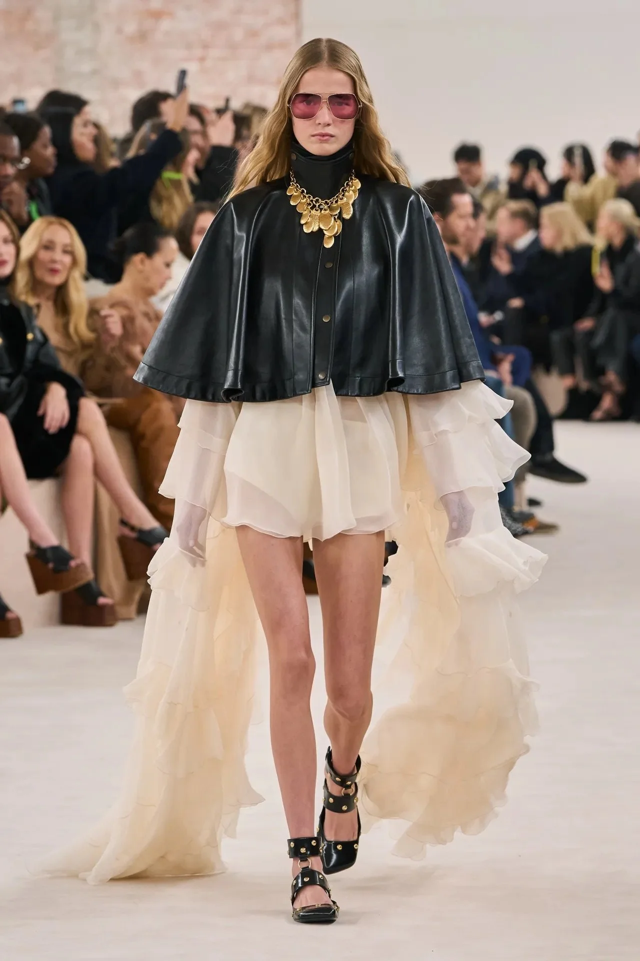 00001-chloe-fall-2024-ready-to-wear-credit-gorunway.JPG