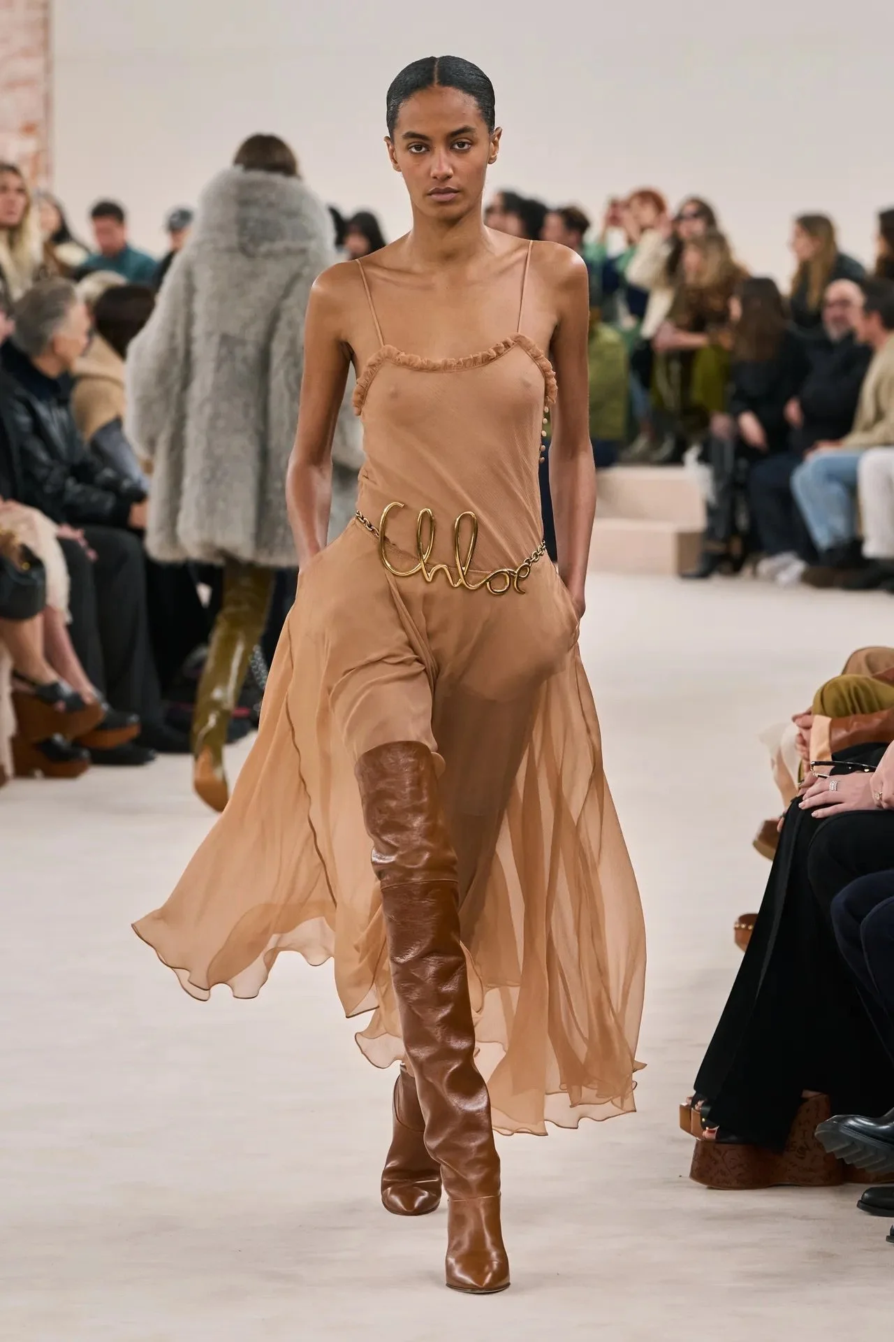 00031-chloe-fall-2024-ready-to-wear-credit-gorunway.JPG