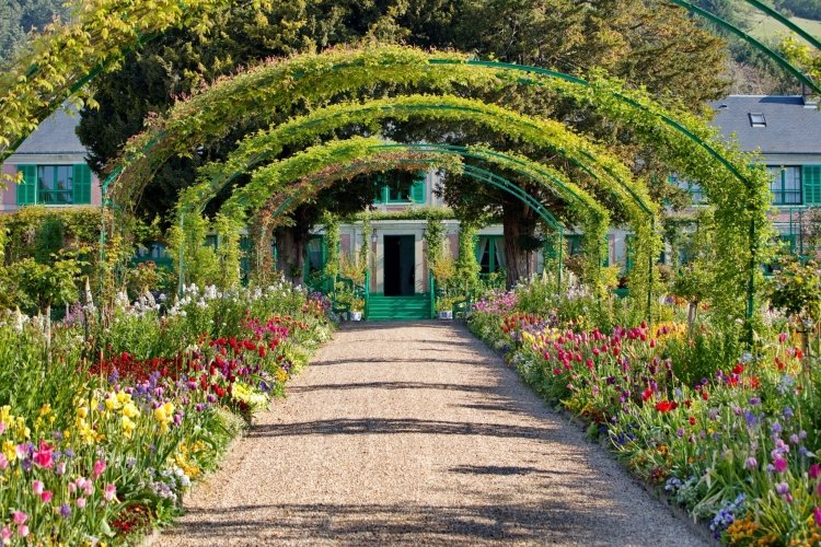 claude-monet-house-and-garden-scaled-e1618529729471.jpg