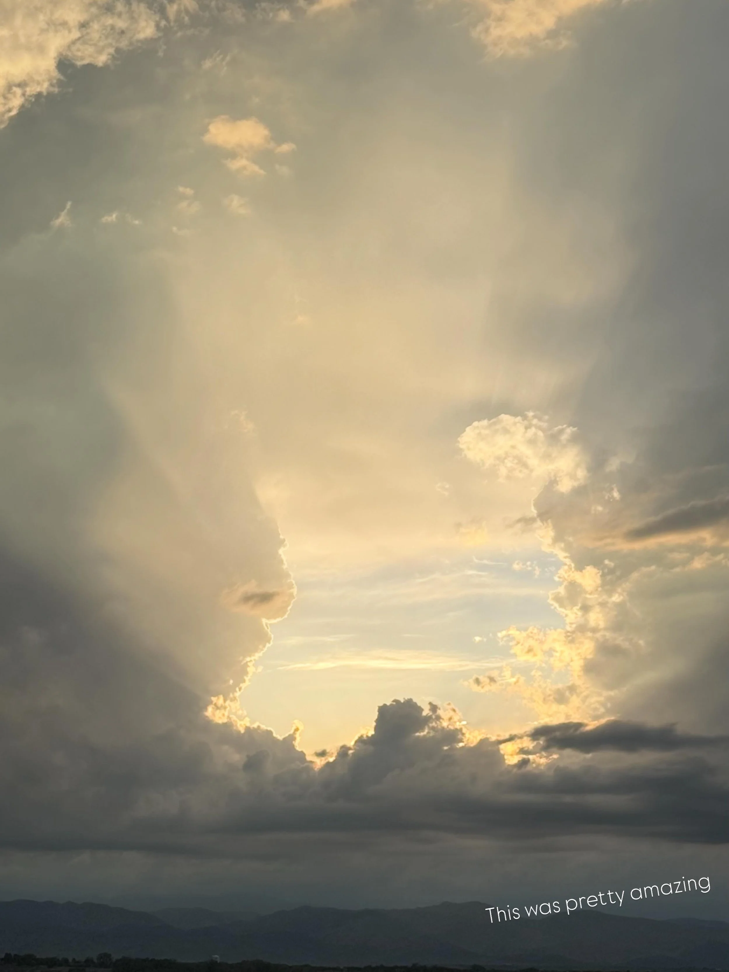 Sunsets never get old.  The wild cloud formations.  We are so lucky to have these views in our town. 

&hellip;
#sunsets #views #clouds #eriecorado #peak