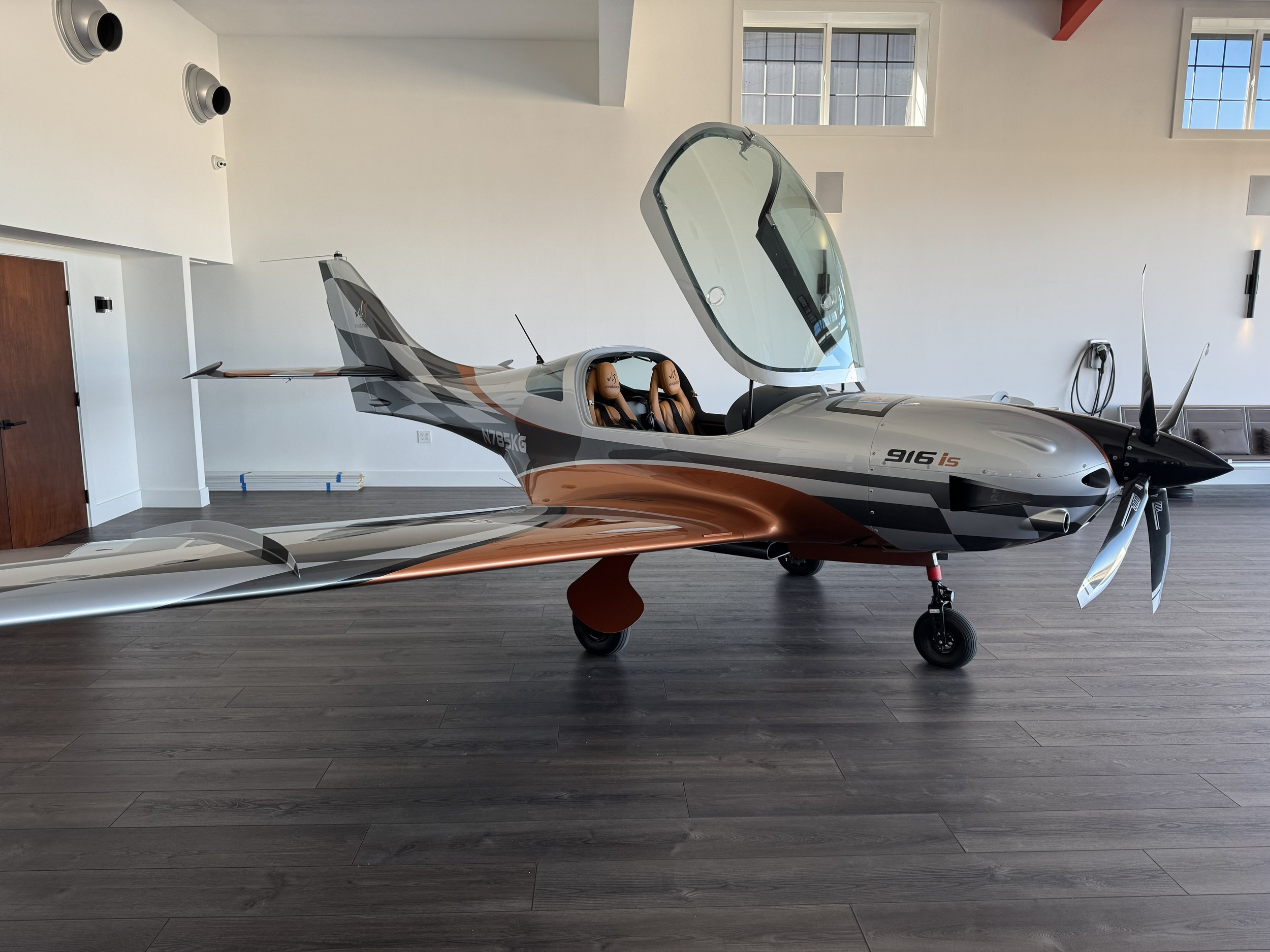 Hangar_Side Top.jpg