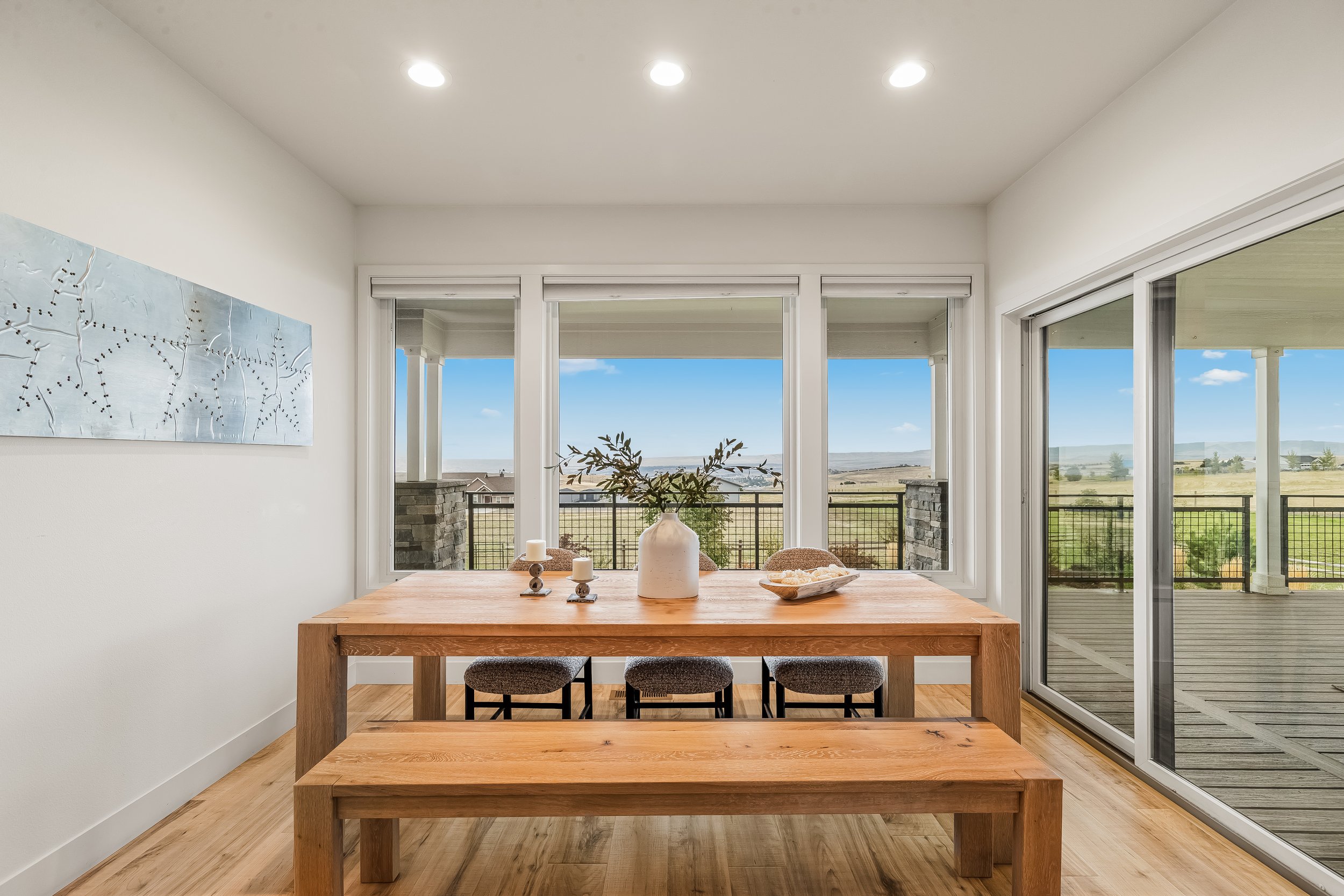 Dining area with east-facing valley views