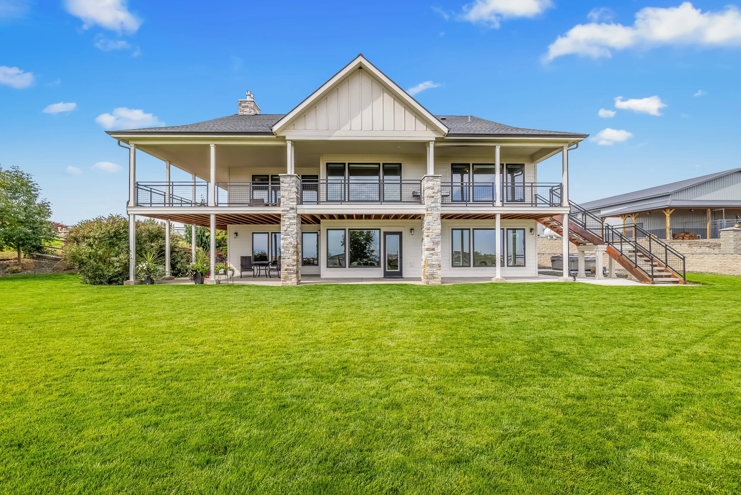 Back of the home and fenced lawn, Clarkston WA