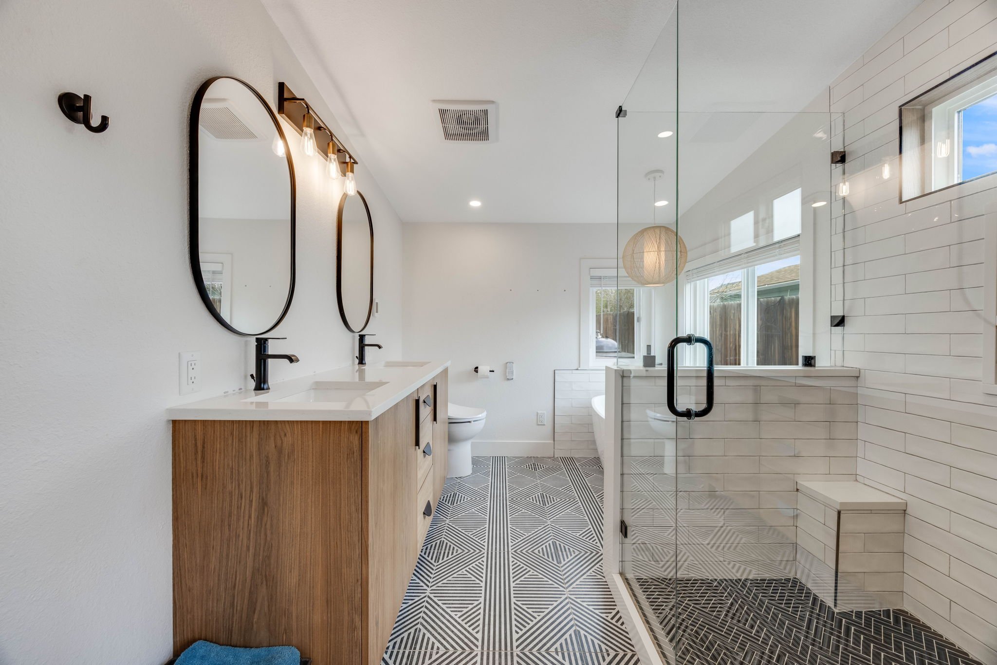 16-web-or-mls-1055-quartz-st.jpg