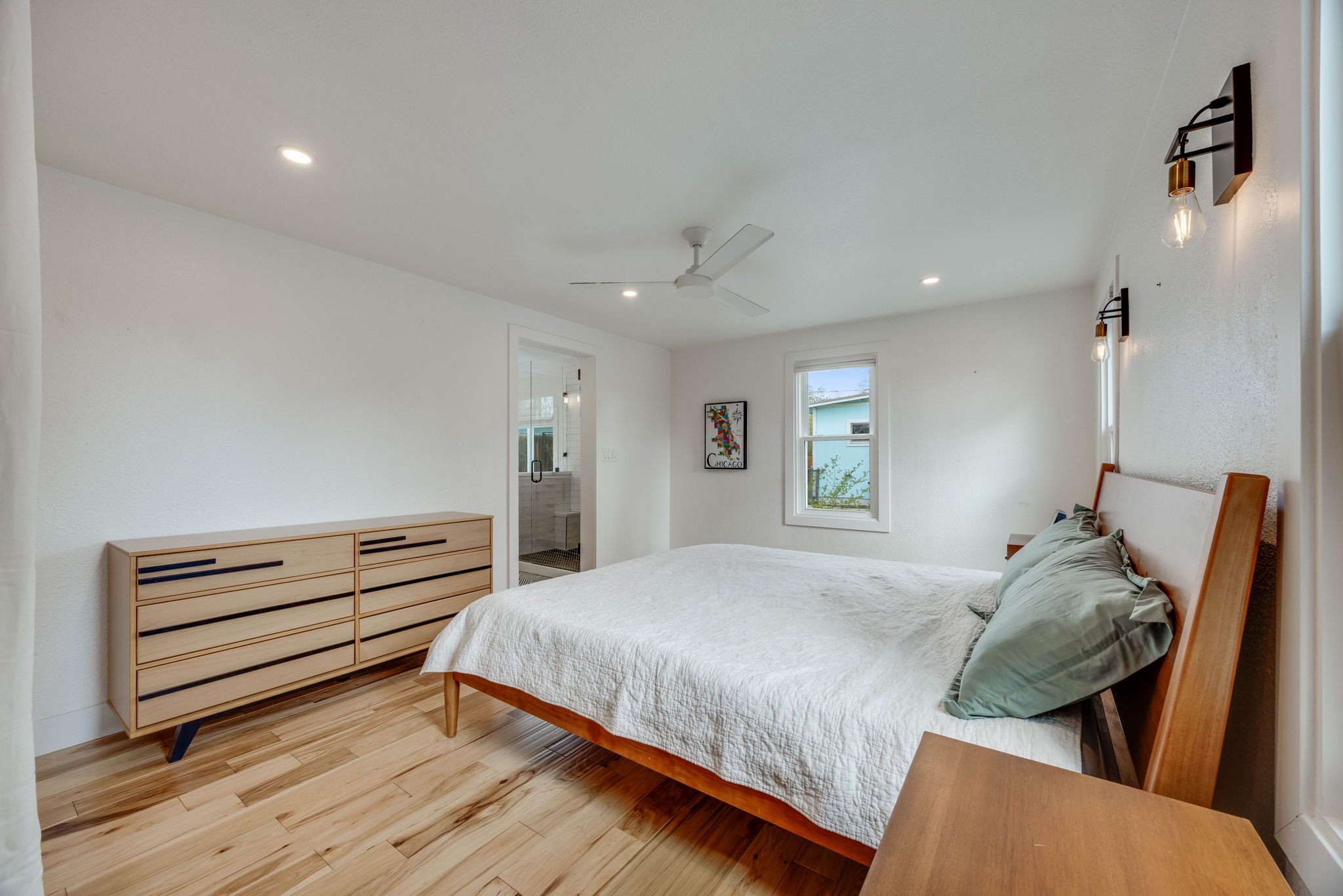 14-web-or-mls-1055-quartz-st.jpg