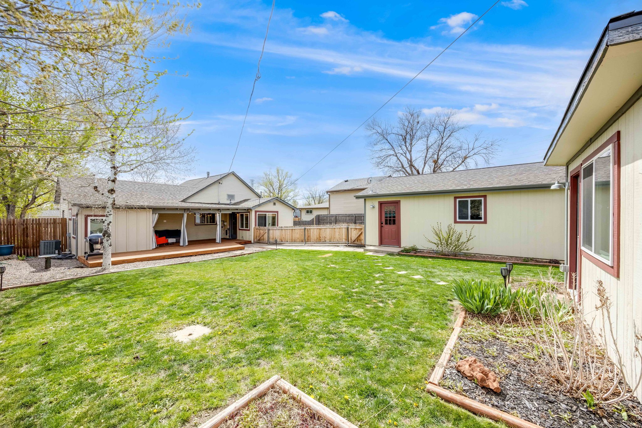 21-web-or-mls-1055-quartz-st.jpg