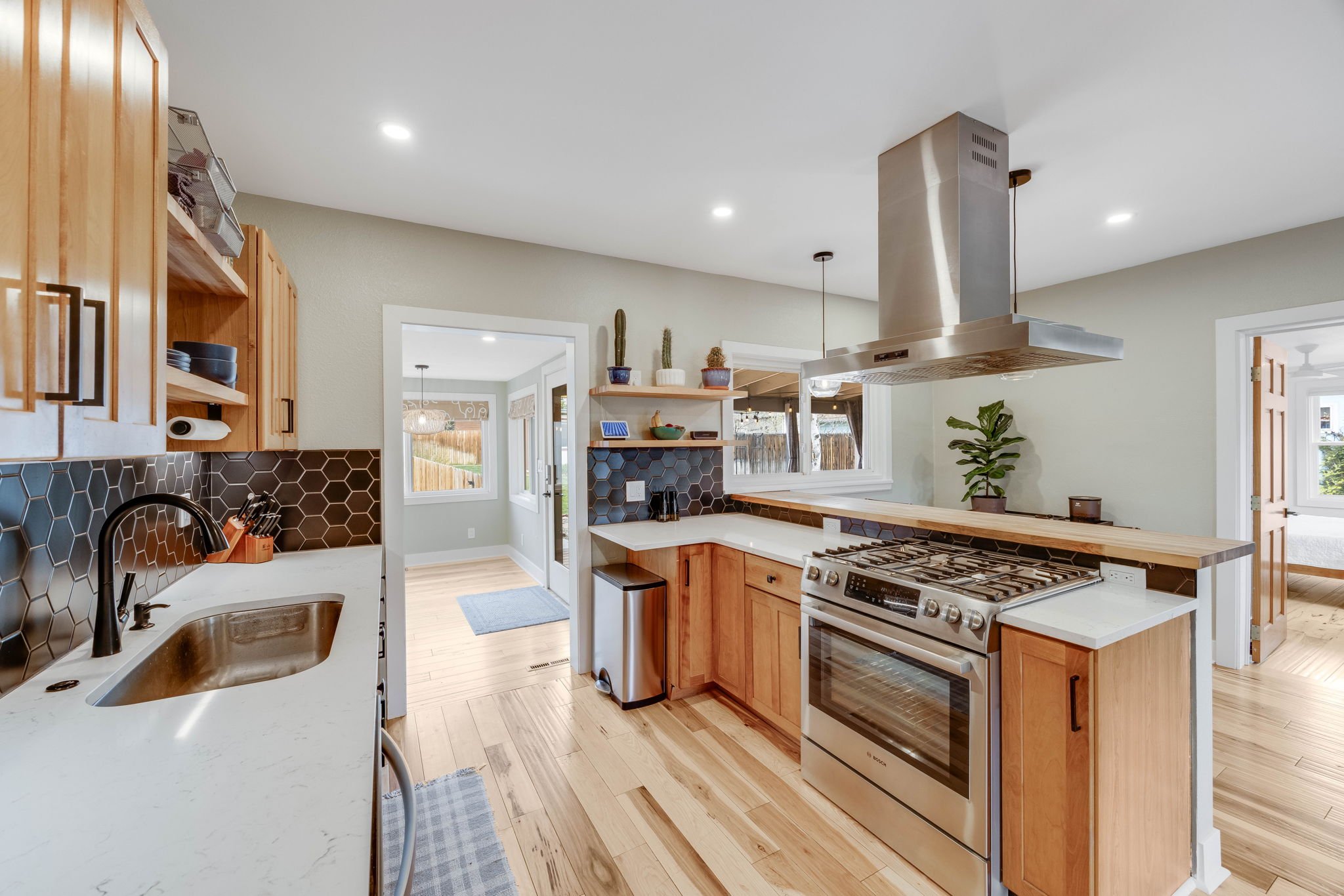 10-web-or-mls-1055-quartz-st.jpg