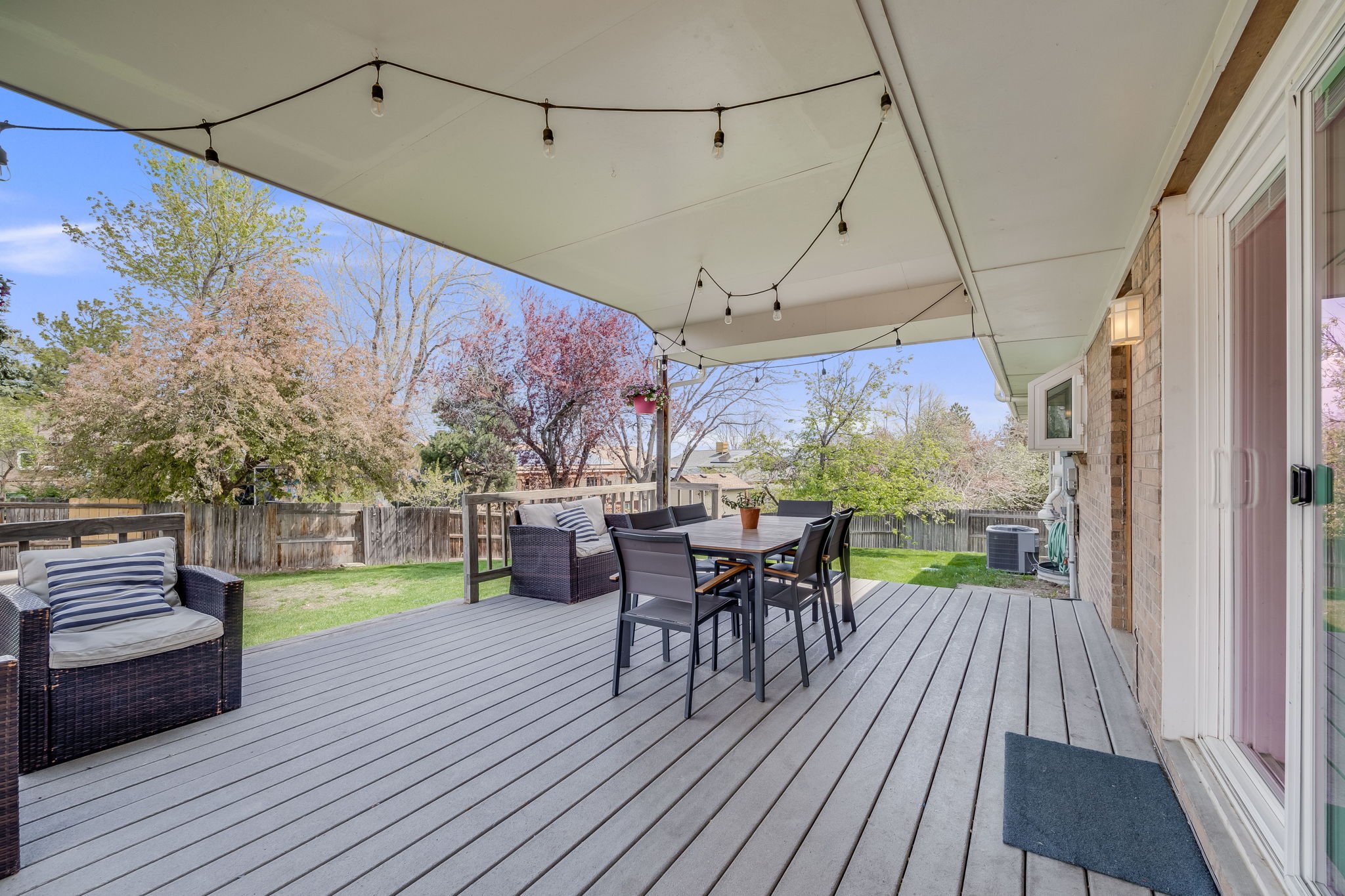 12-web-or-mls-13367-w-montana-pl.jpg