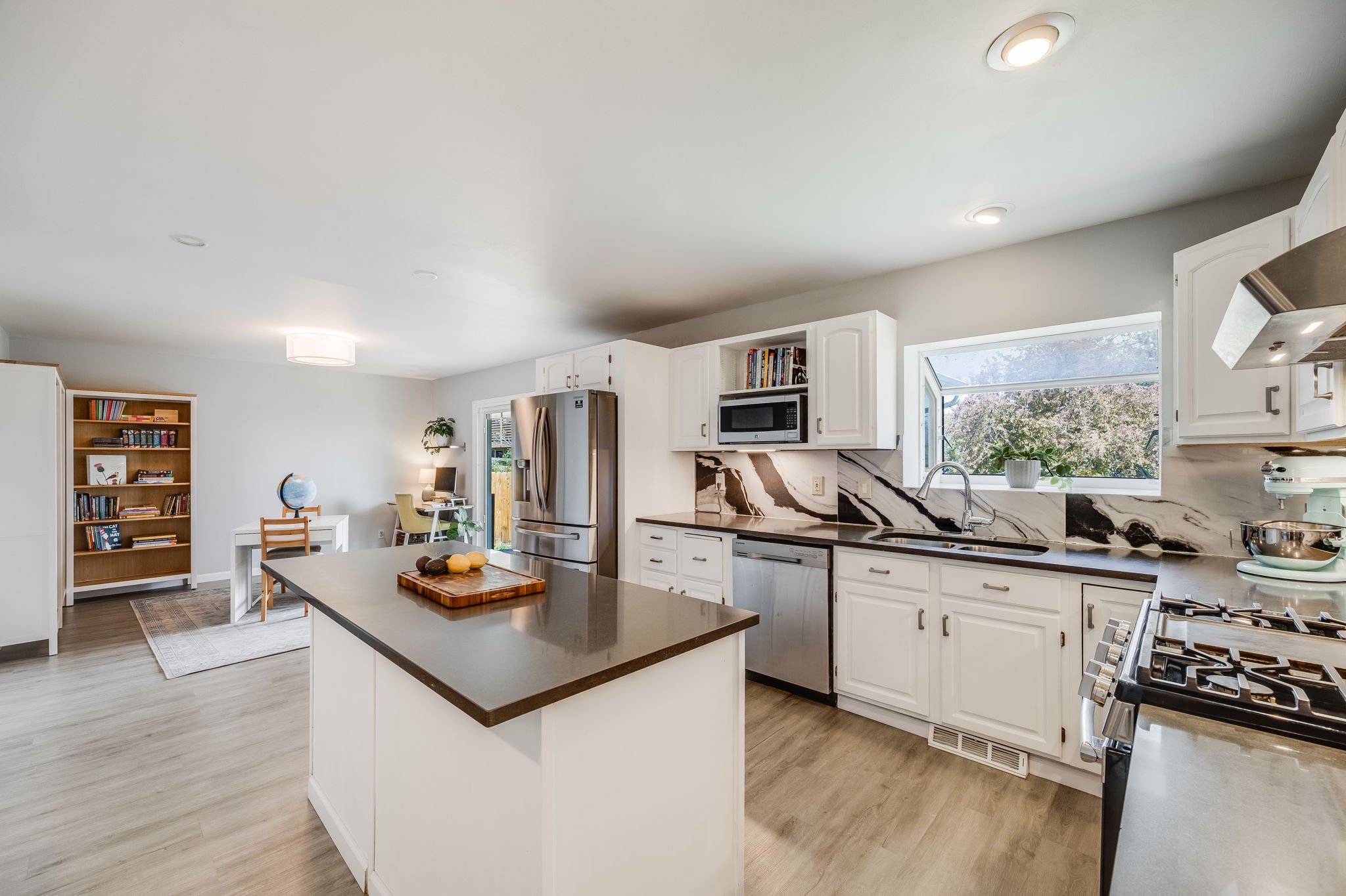 9-web-or-mls-13367-w-montana-pl.jpg