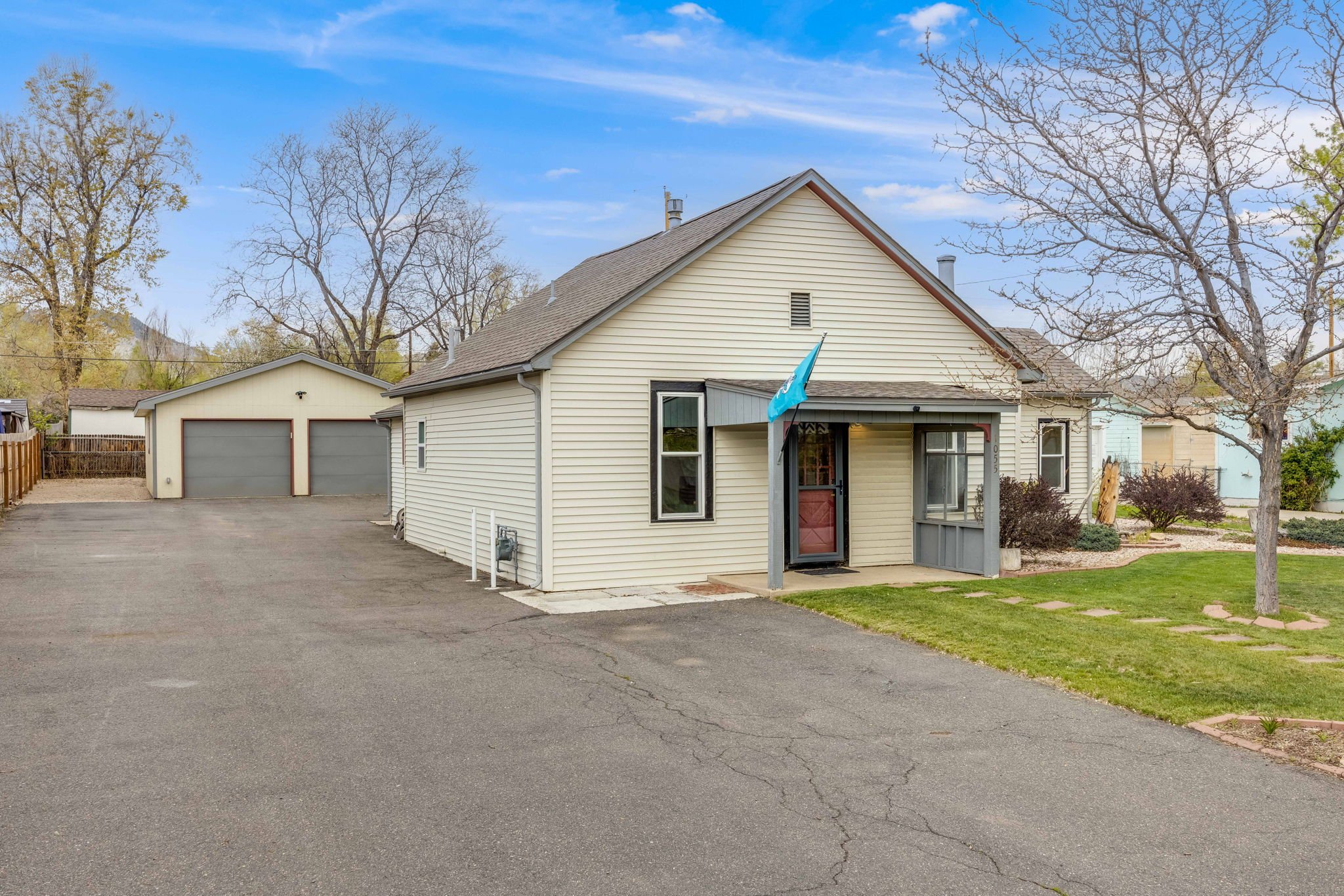 3-web-or-mls-1055-quartz-st.jpg