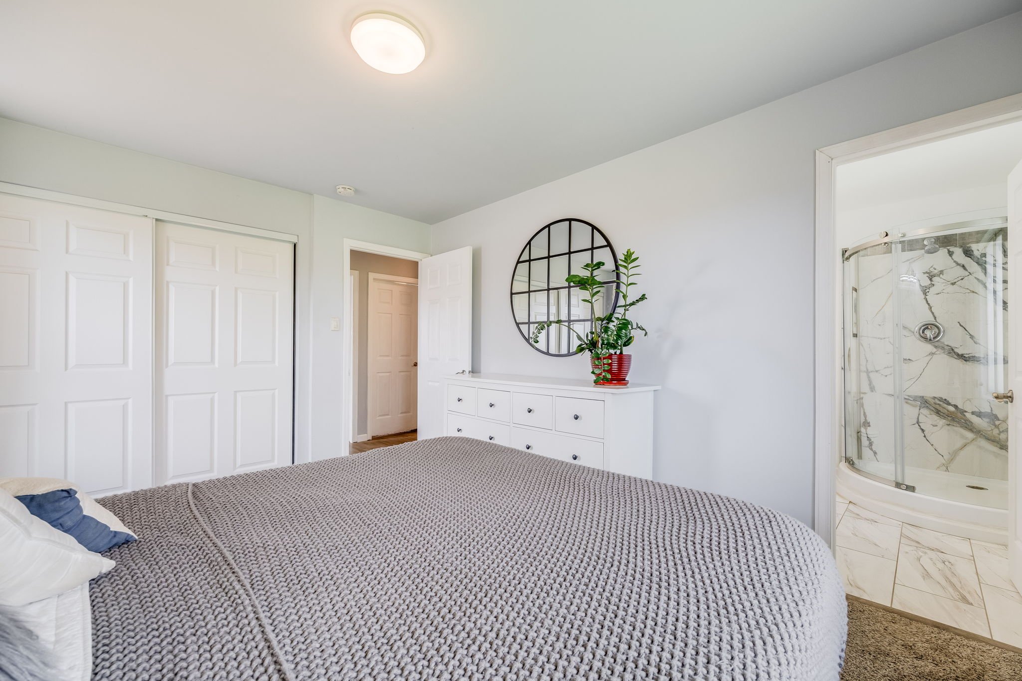 16-web-or-mls-13367-w-montana-pl.jpg