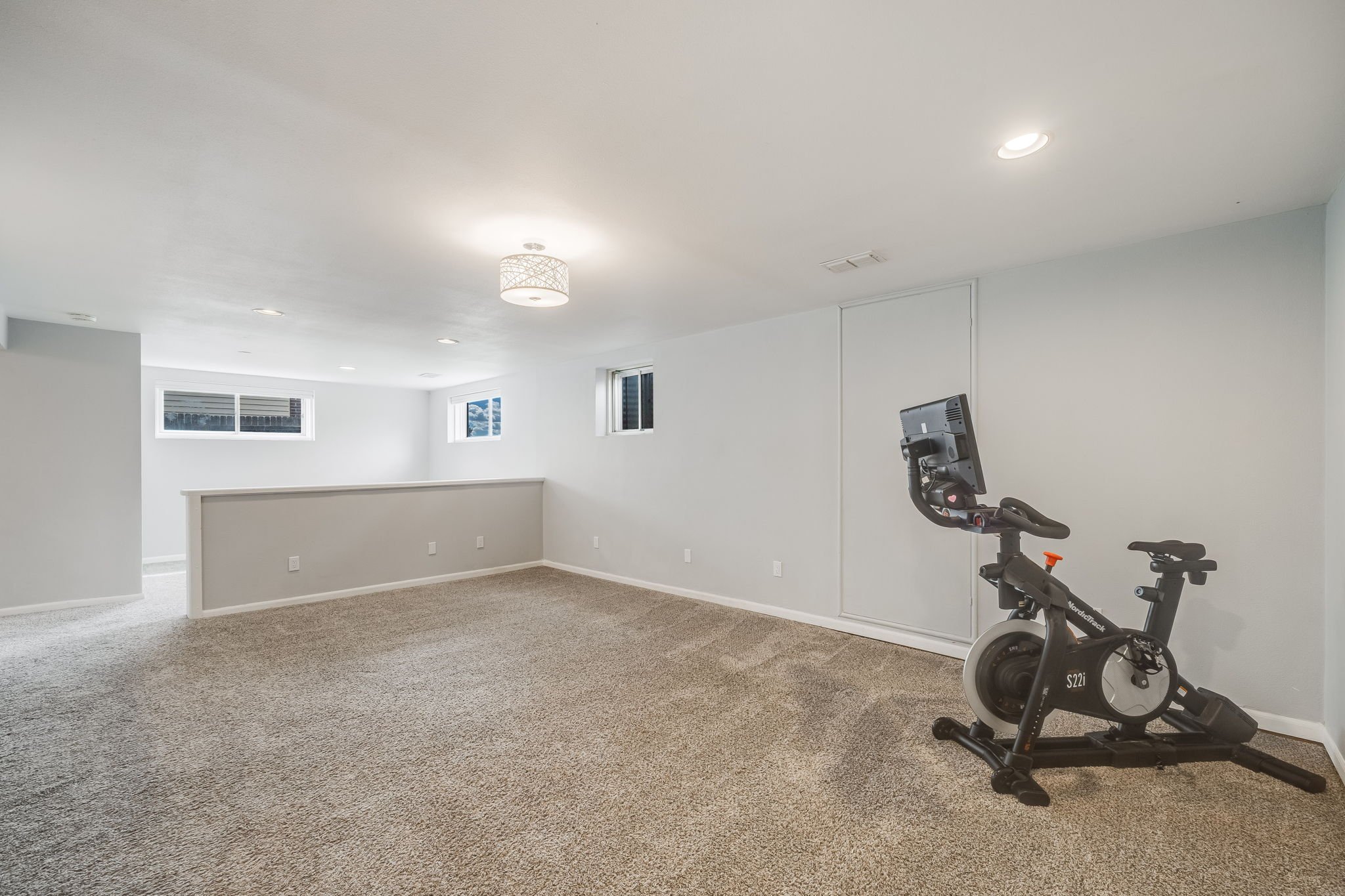 38-web-or-mls-13367-w-montana-pl.jpg