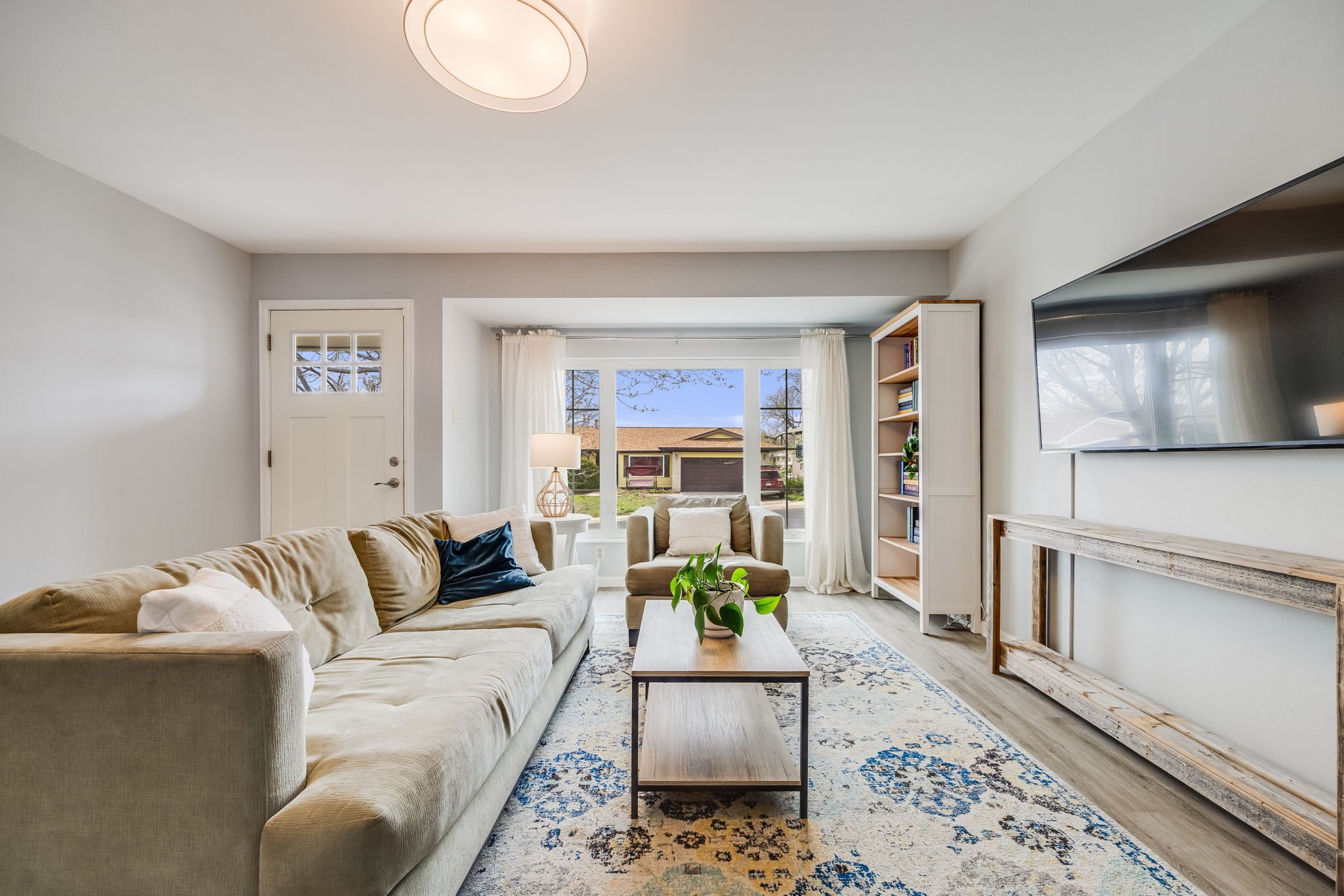 6-web-or-mls-13367-w-montana-pl.jpg