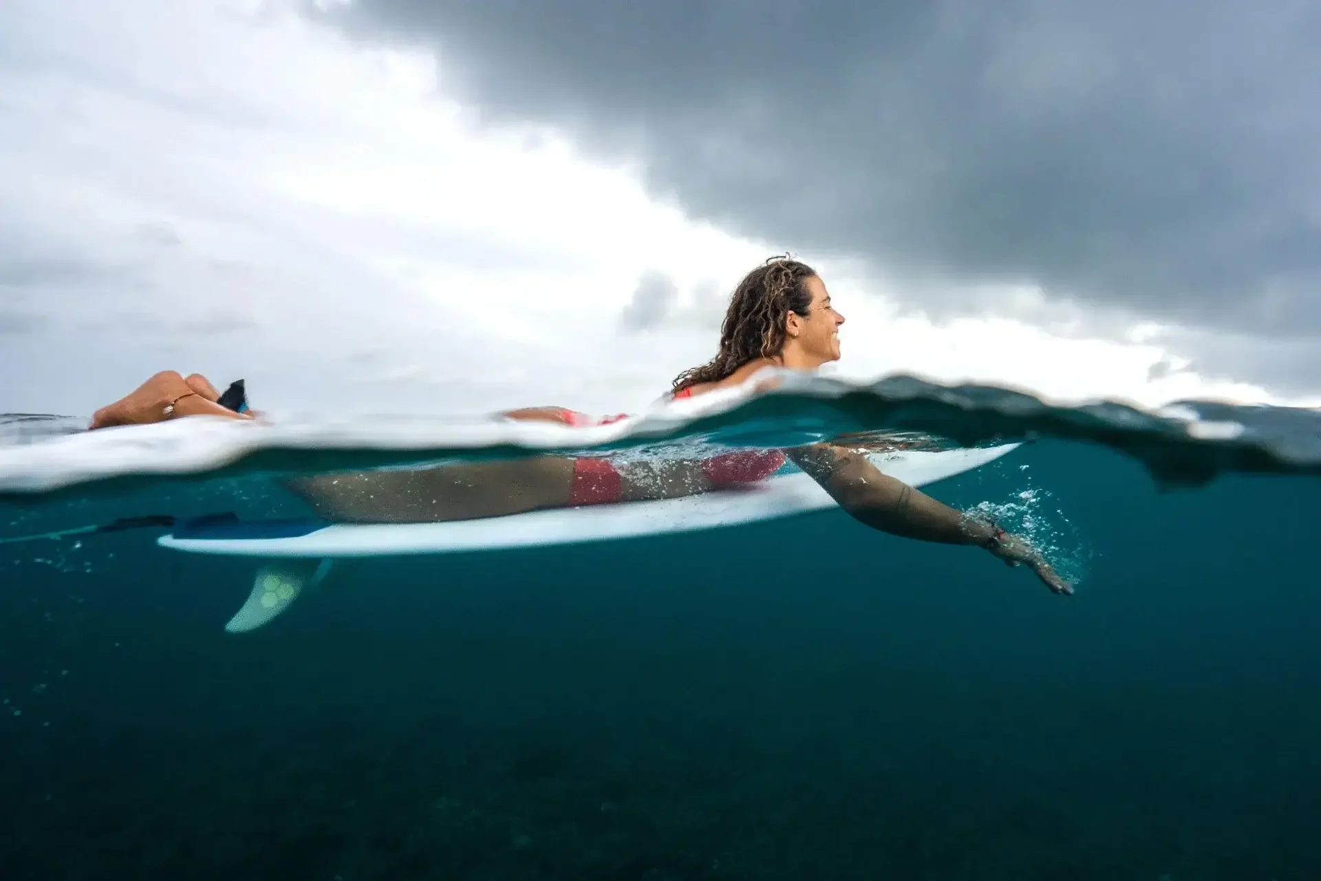 erika-paddling-jaco.webp