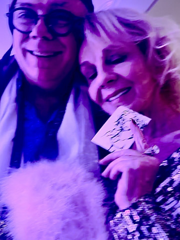 Halloween 2019 my father and Tennessee Volunteer running back Walter E Chadwick died. 
It was amazing to be in Atlanta, the old Vinings inn and run into friends and even football players that played with my father! 
It was amazing to meet some of his