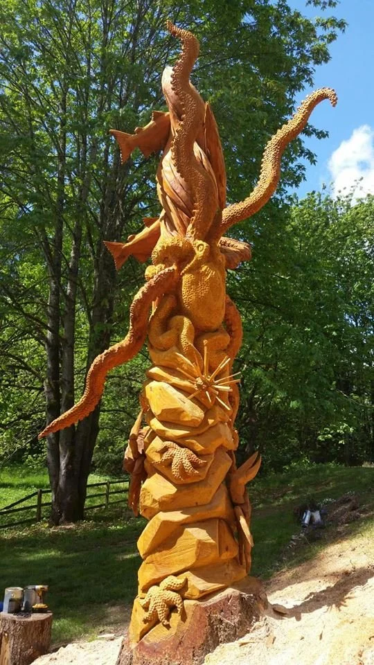 Sealife Seascape Chainsaw Tree Stump Sculpture Tomas Vrba