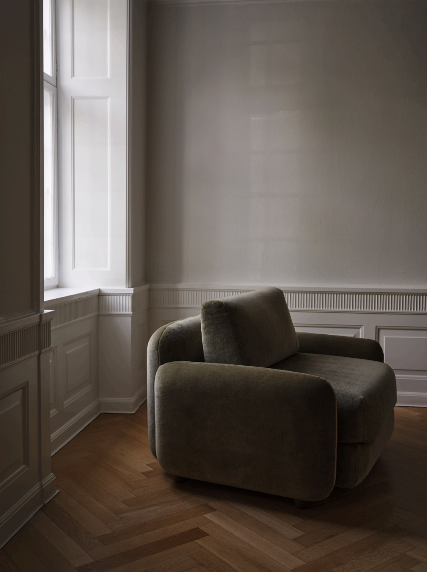 ORLO SINGLE SOFA by Daniel Boddam