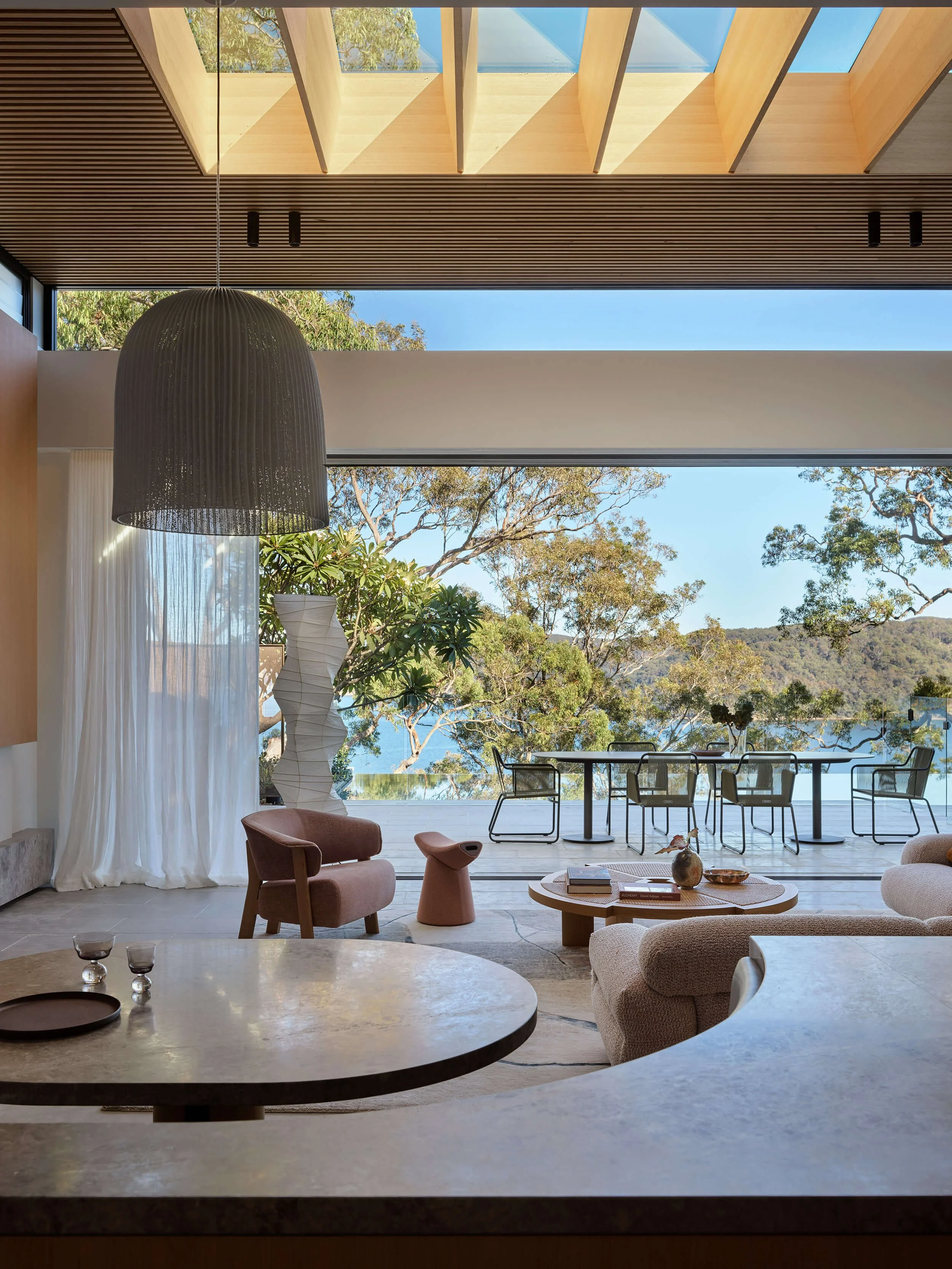 RIVERVIEW HOUSE — CM STUDIO — Claire Delmar