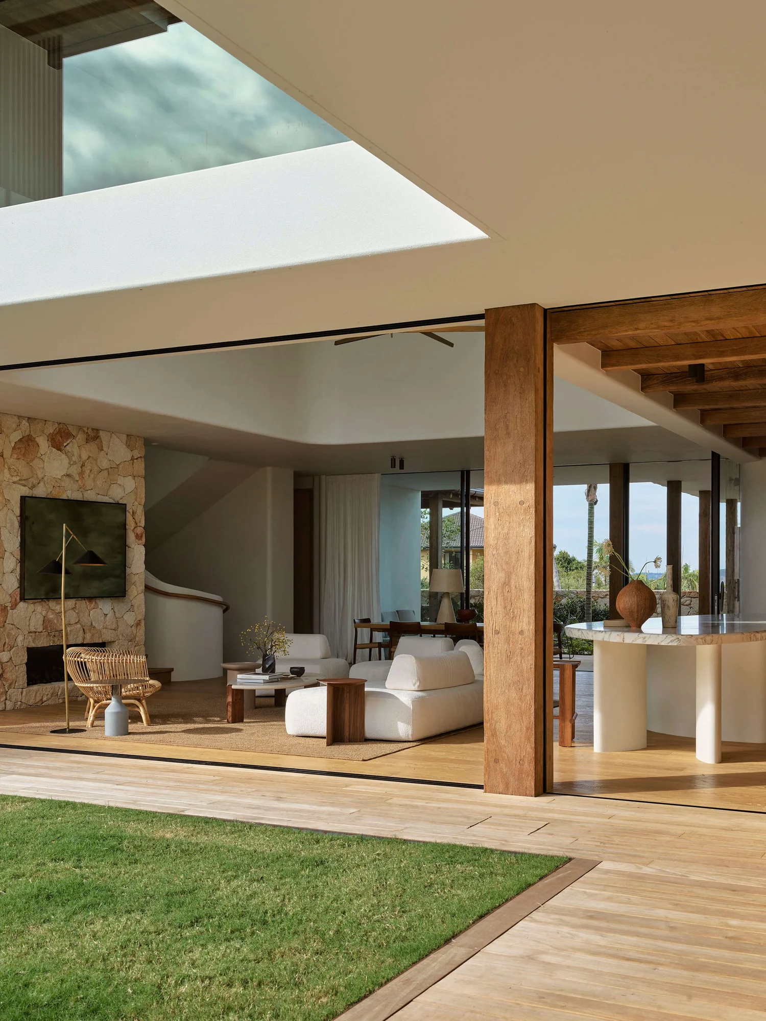 MOLONG HOUSE — CM STUDIO — Claire Delmar